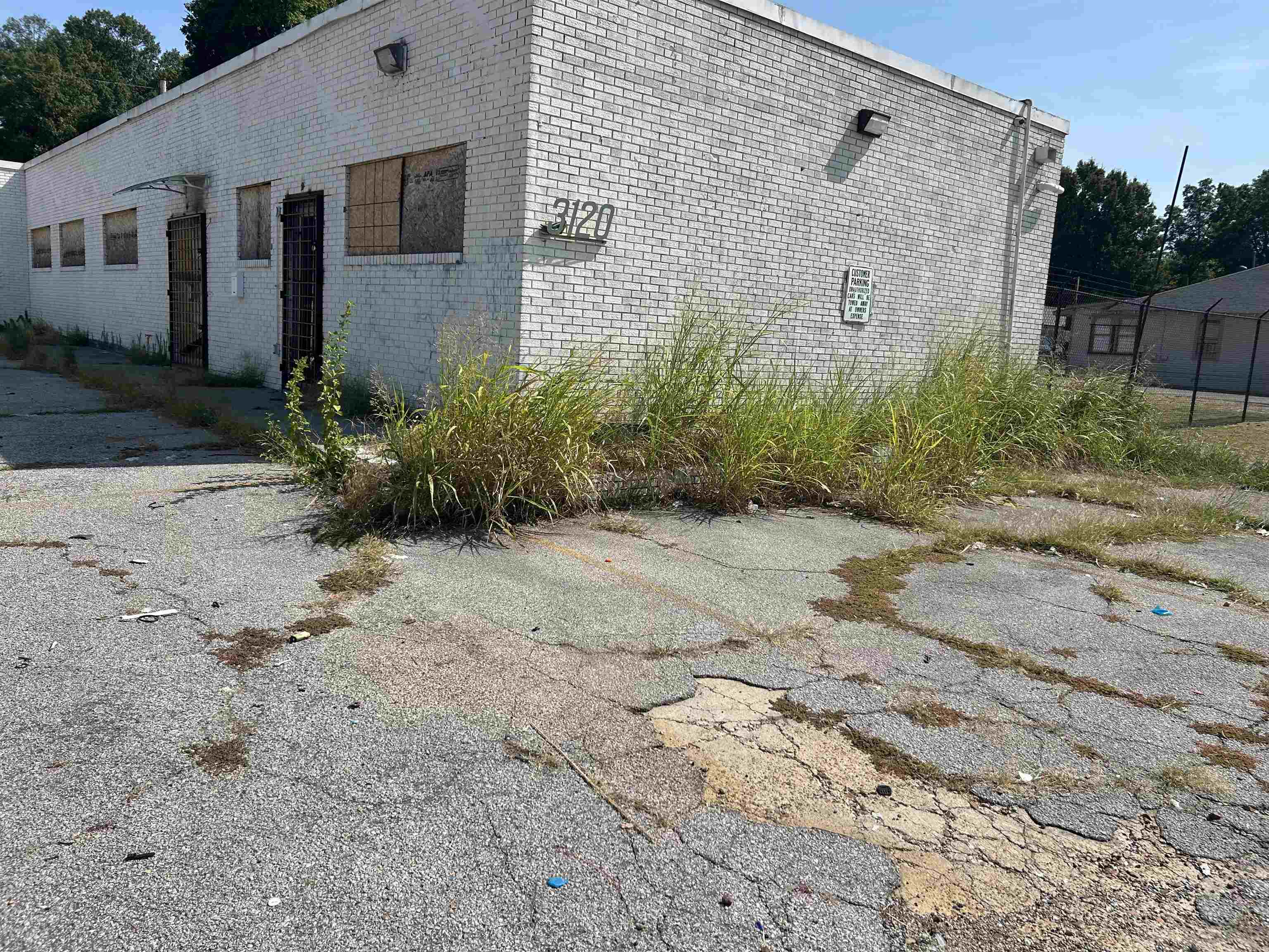 3120 Summer Ave Property Photo 2