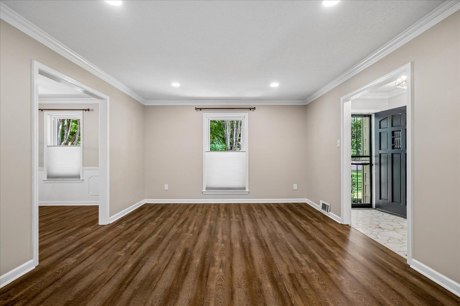 1539 Riverdale Rd Property Photo 6
