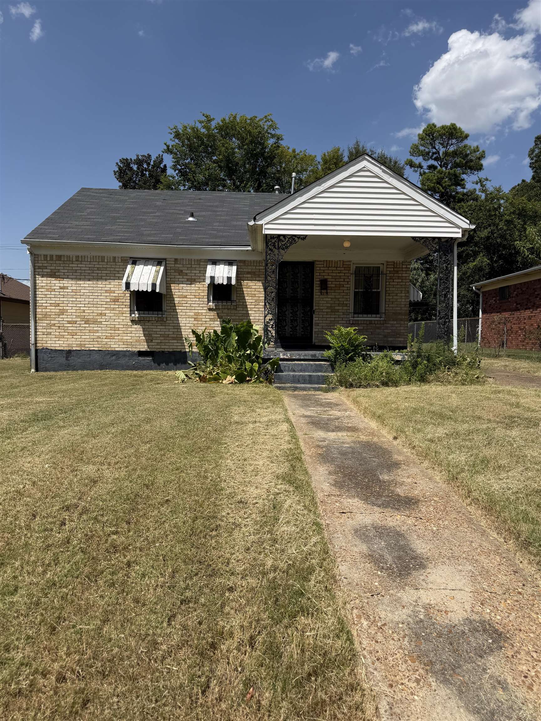 2084 Worthington Cir Property Photo 1