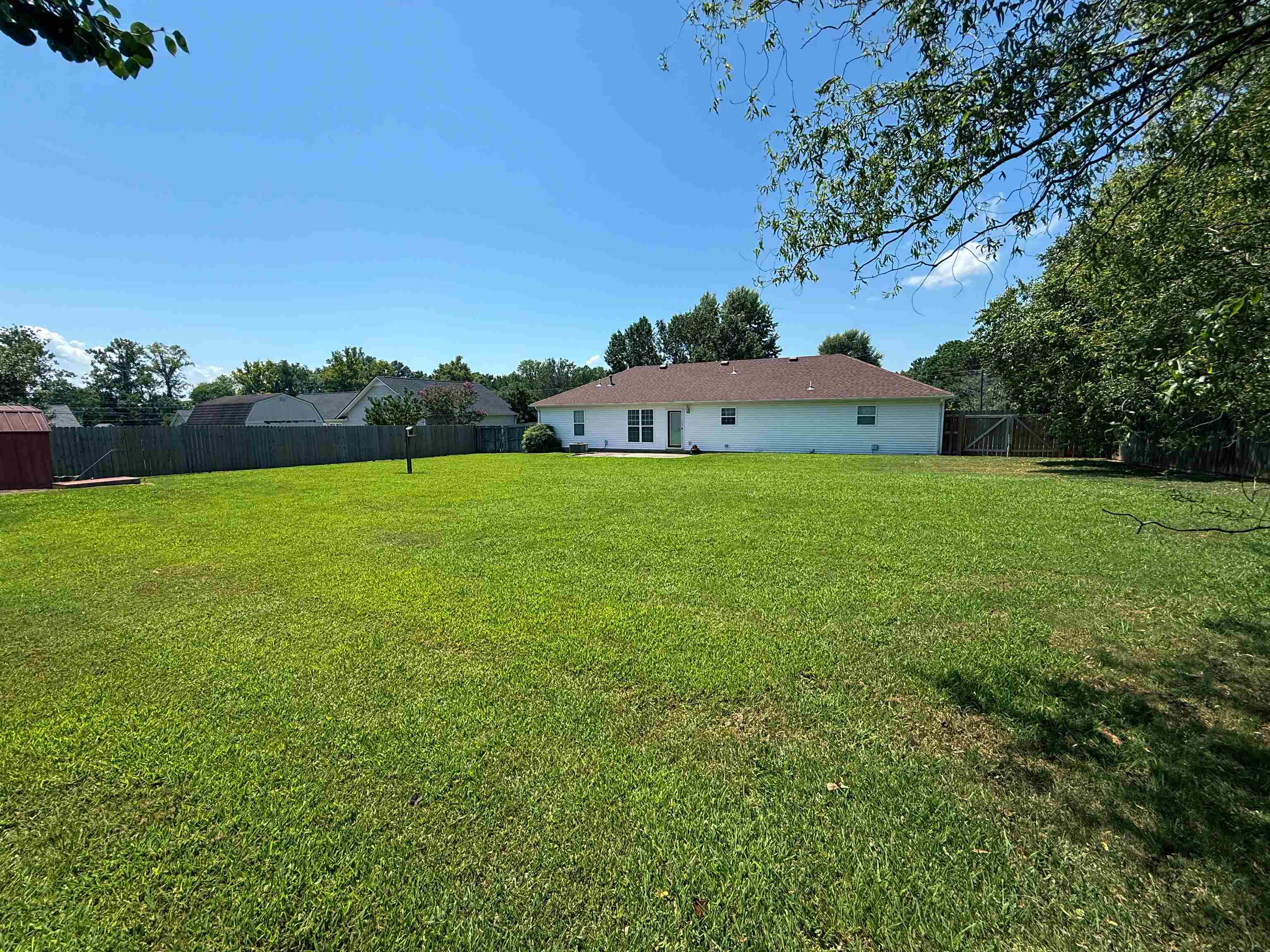 900 Sir James Ave Property Photo 22