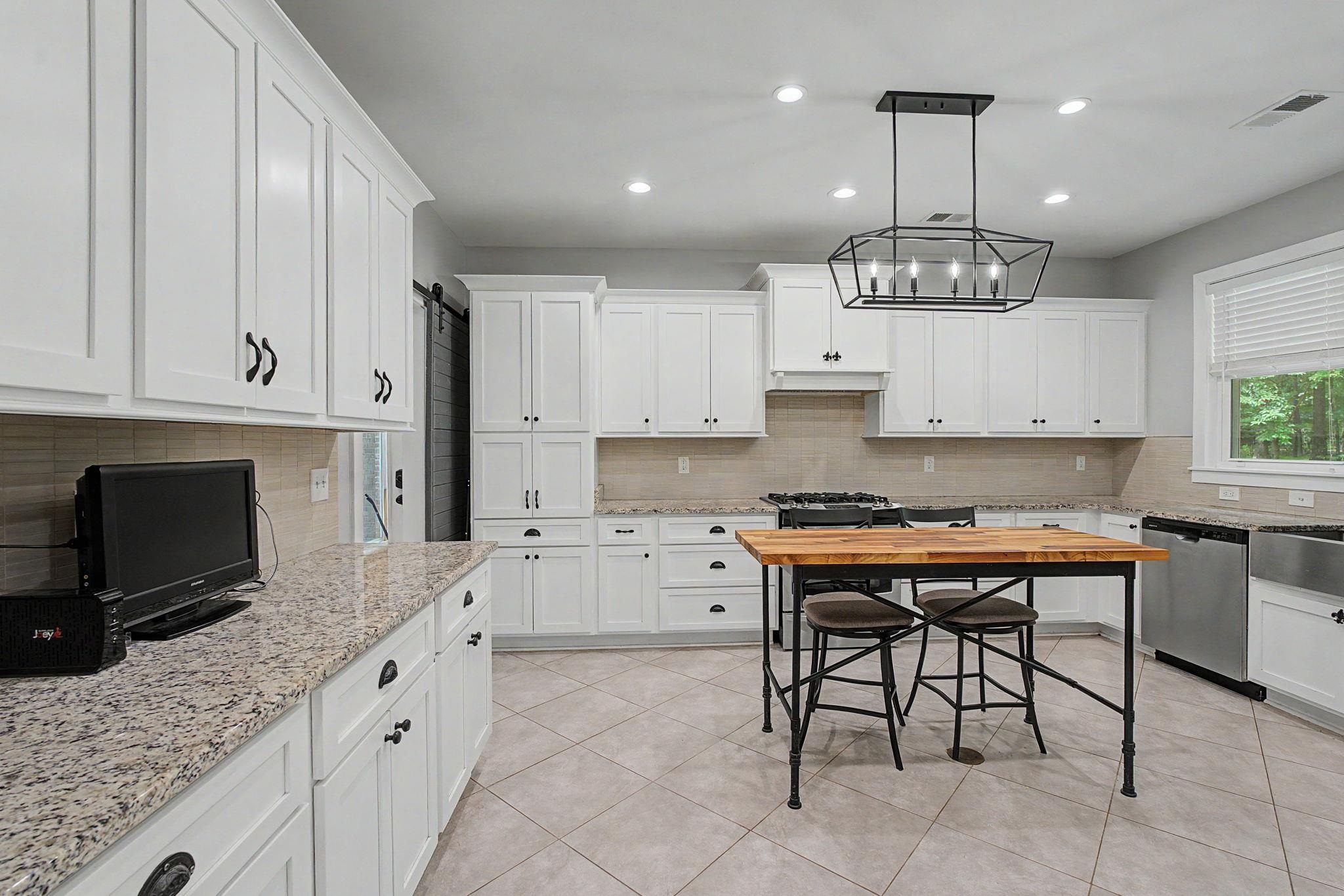 6648 Long Rd Property Photo 10