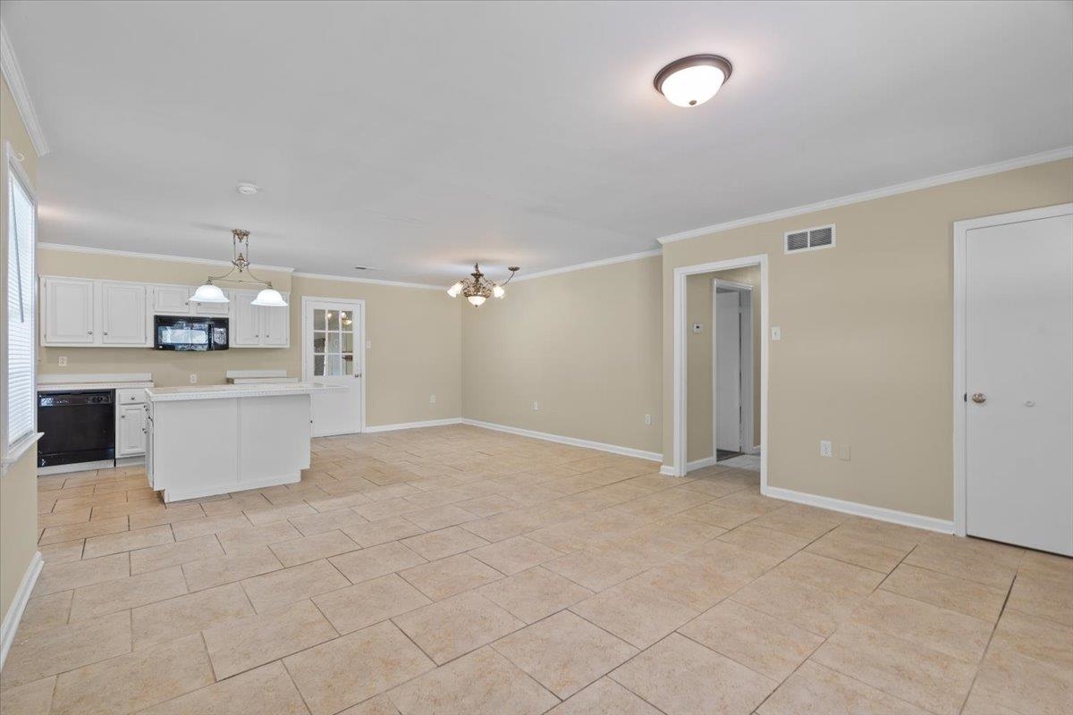7089 E Foxhill Dr Property Photo 7