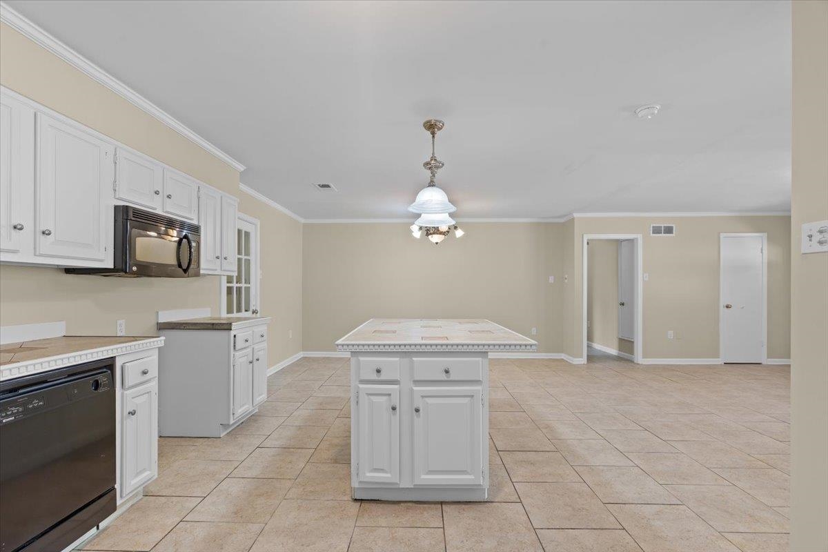 7089 E Foxhill Dr Property Photo 9