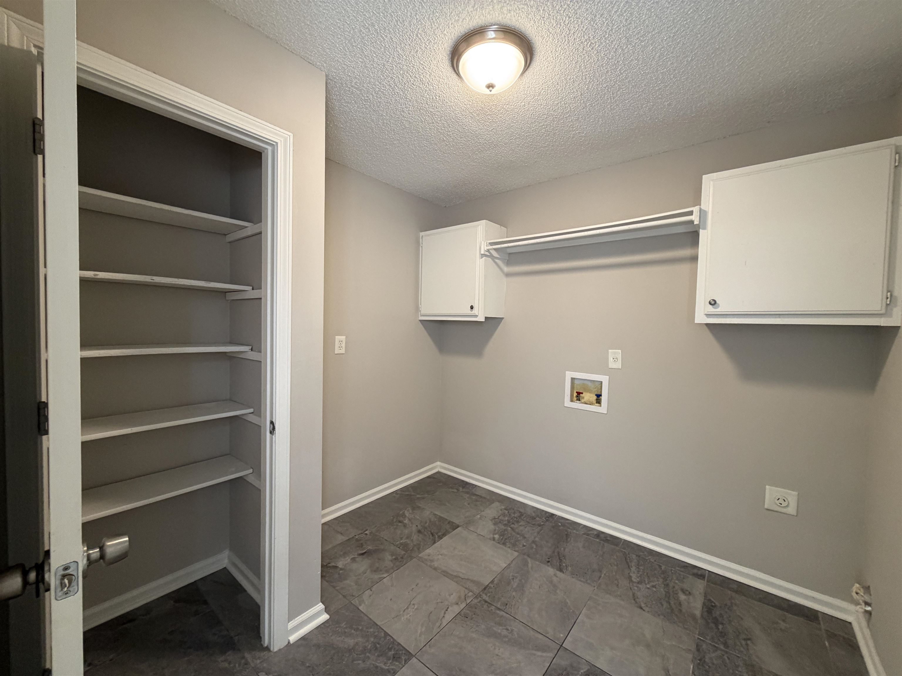 4519 Fairwind Cv Property Photo 7