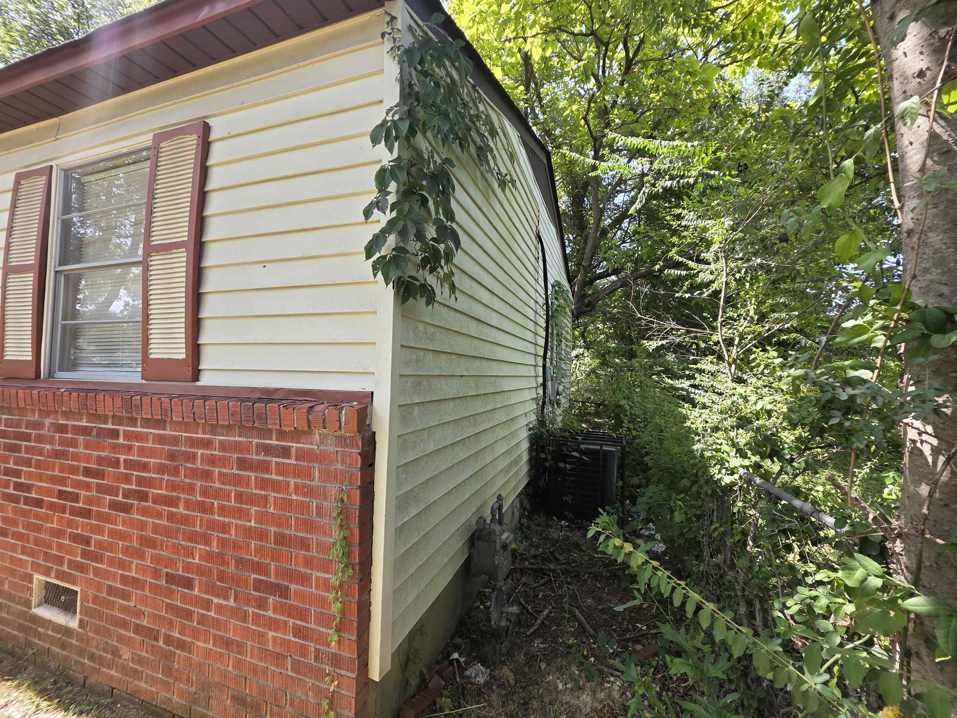 4535 Beacon Hill Dr Property Photo 2