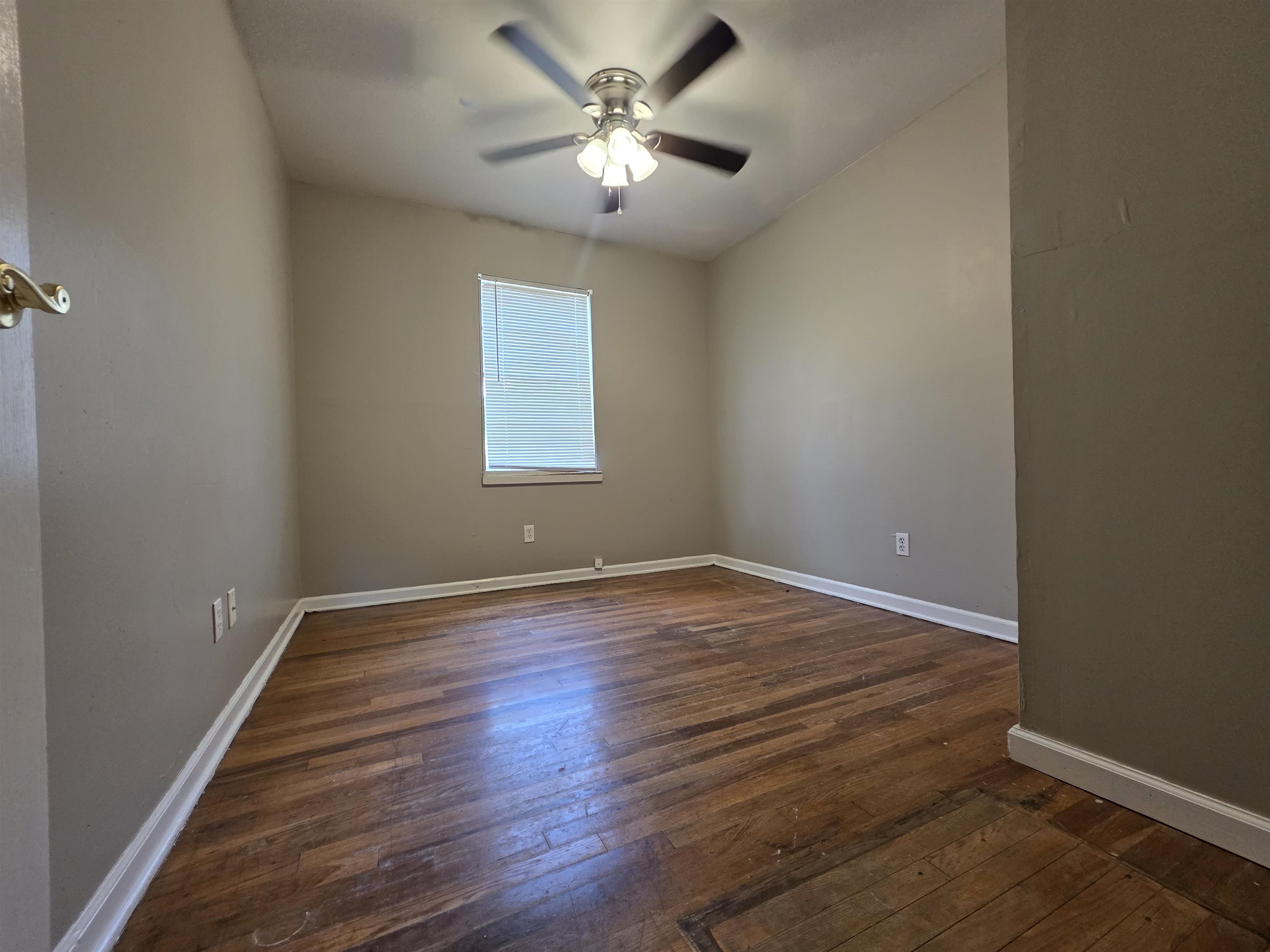 4535 Beacon Hill Dr Property Photo 7