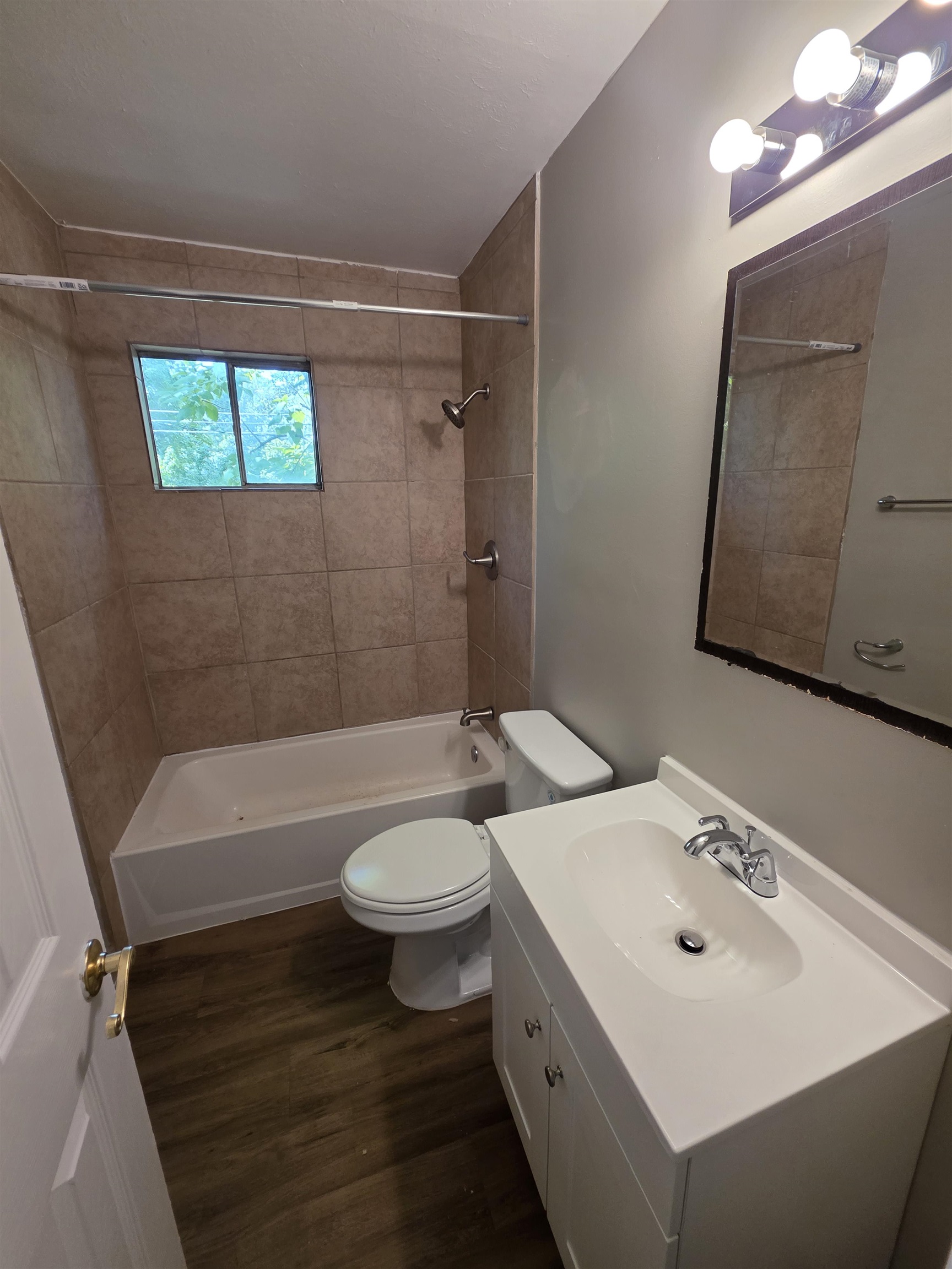 4535 Beacon Hill Dr Property Photo 8