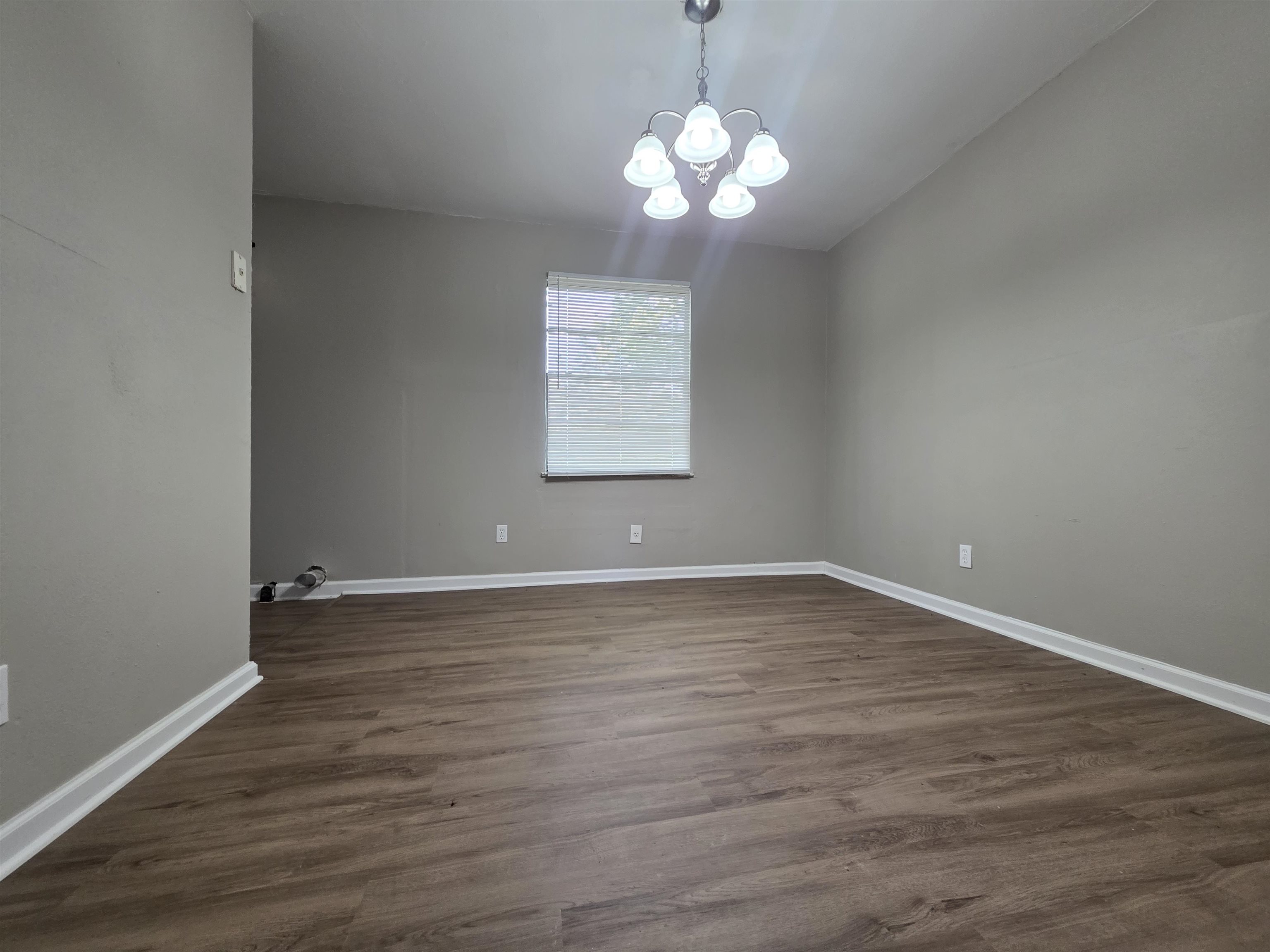 4535 Beacon Hill Dr Property Photo 10