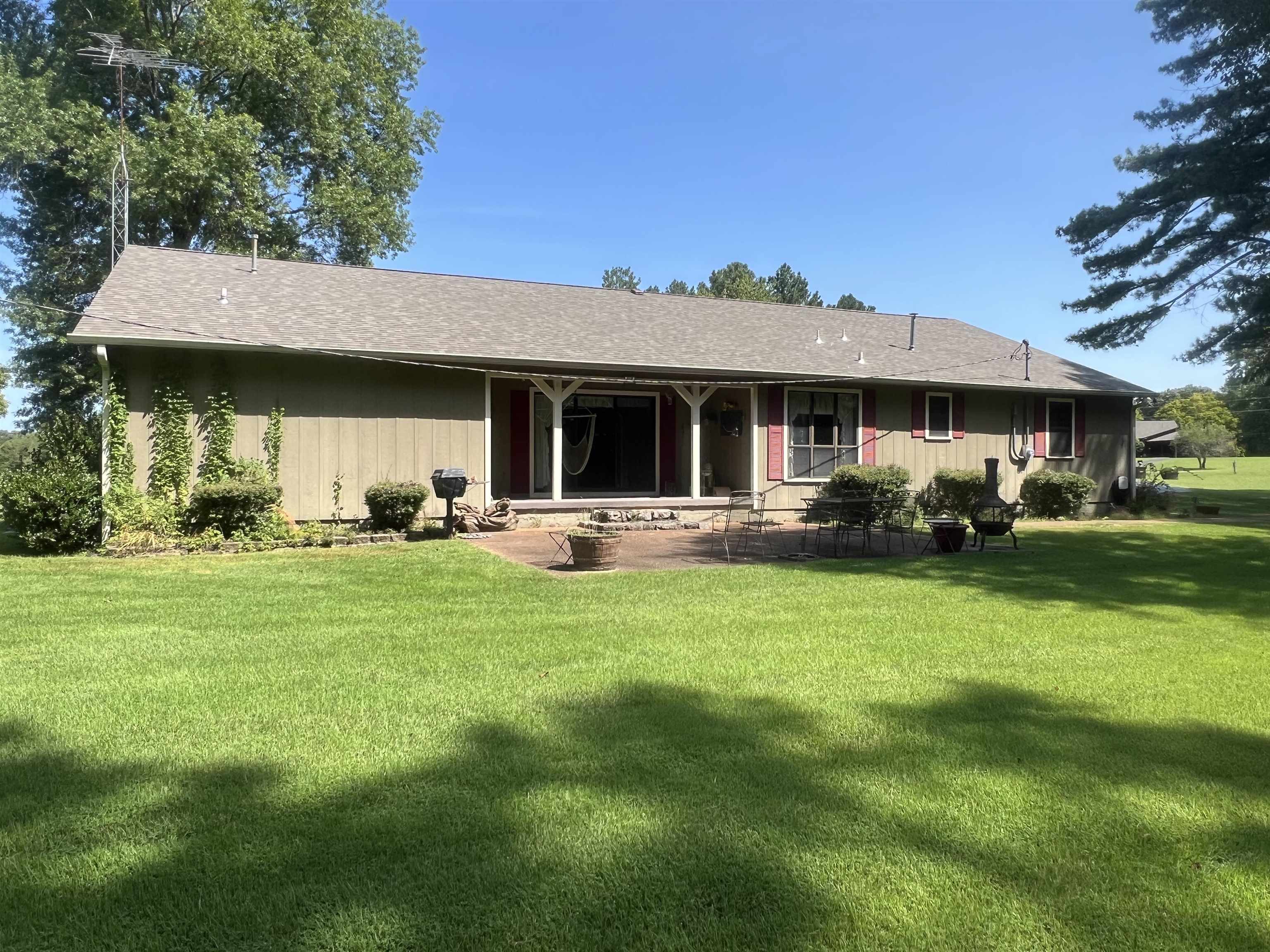 1250 Clifft Rd Property Photo 3