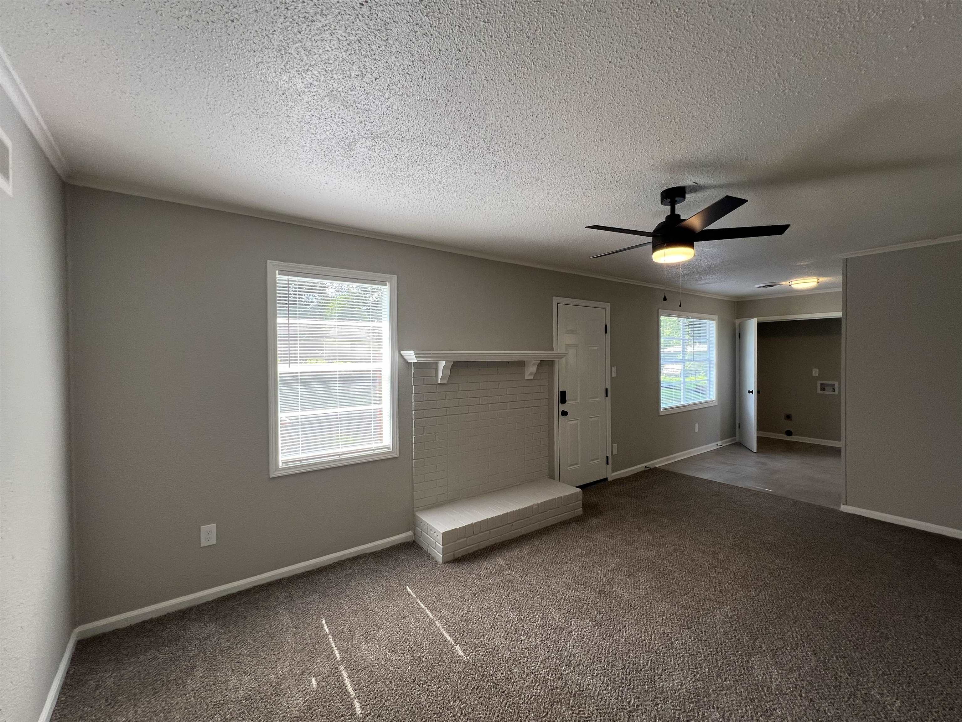 5586 Hyacinth Cv Property Photo 2