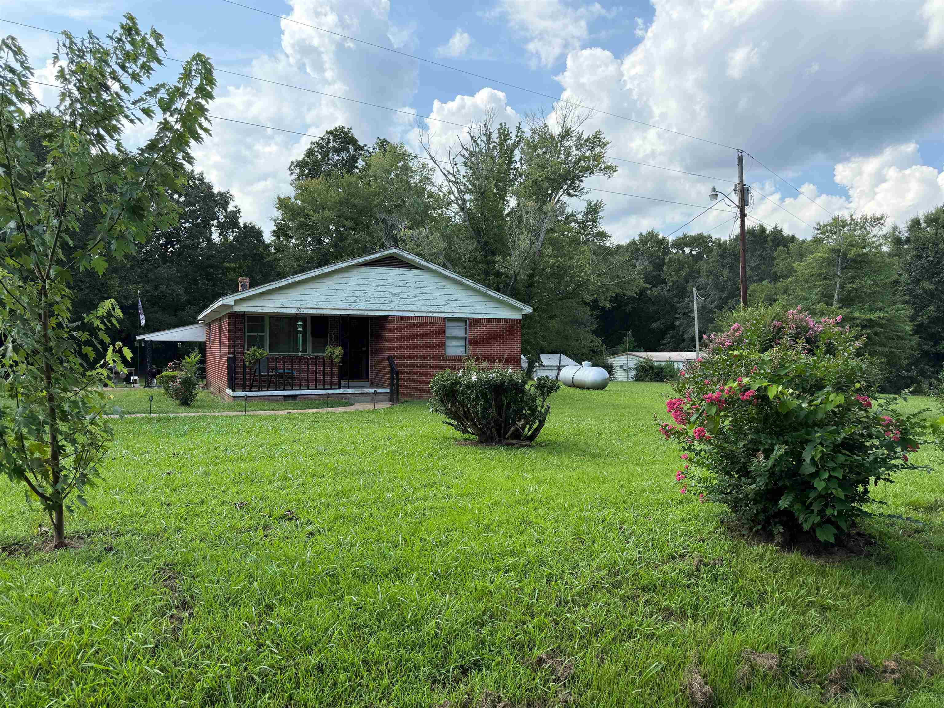 2966 Hillville Loop Property Photo 1