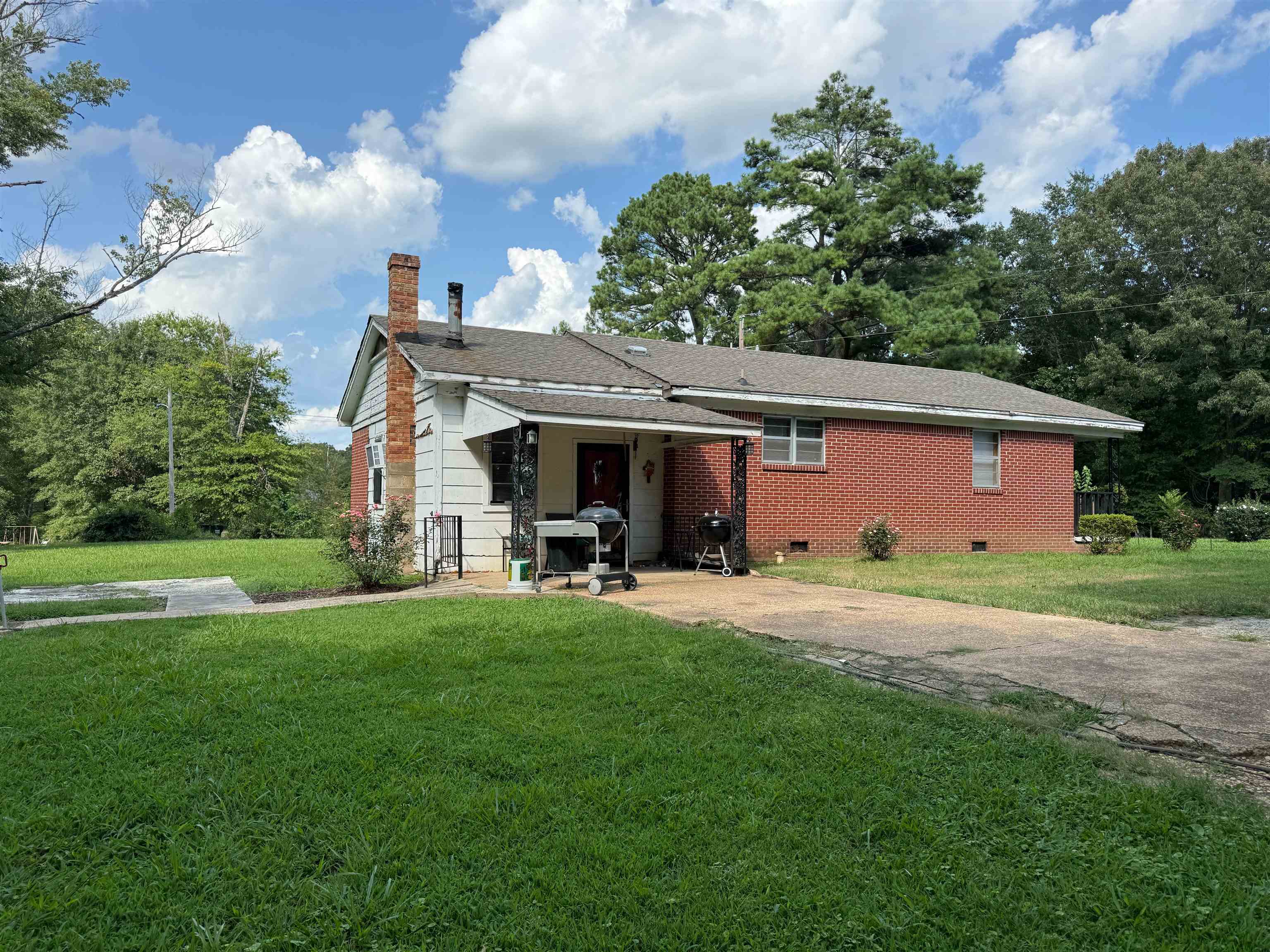 2966 Hillville Loop Property Photo 3