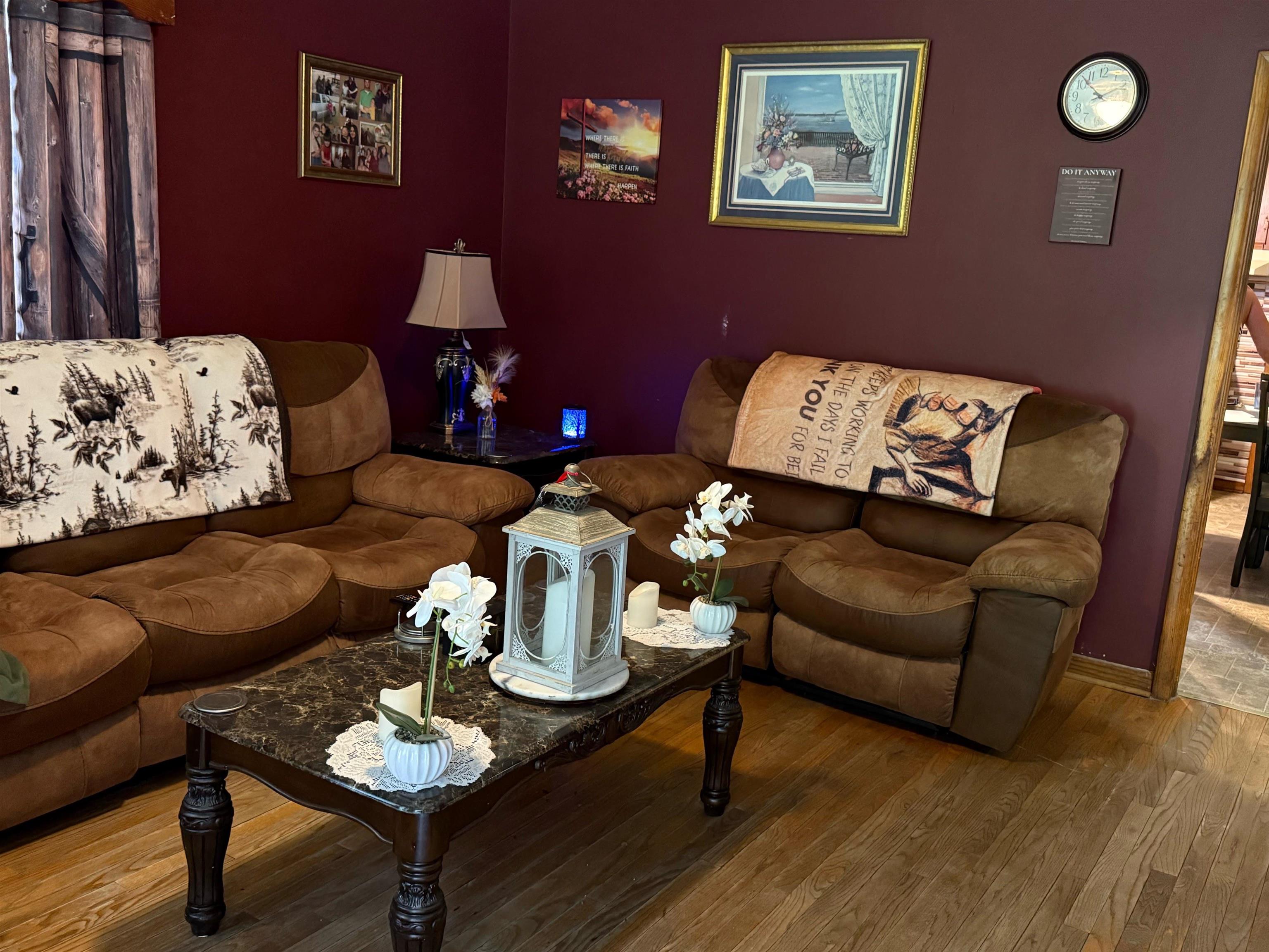 2966 Hillville Loop Property Photo 5
