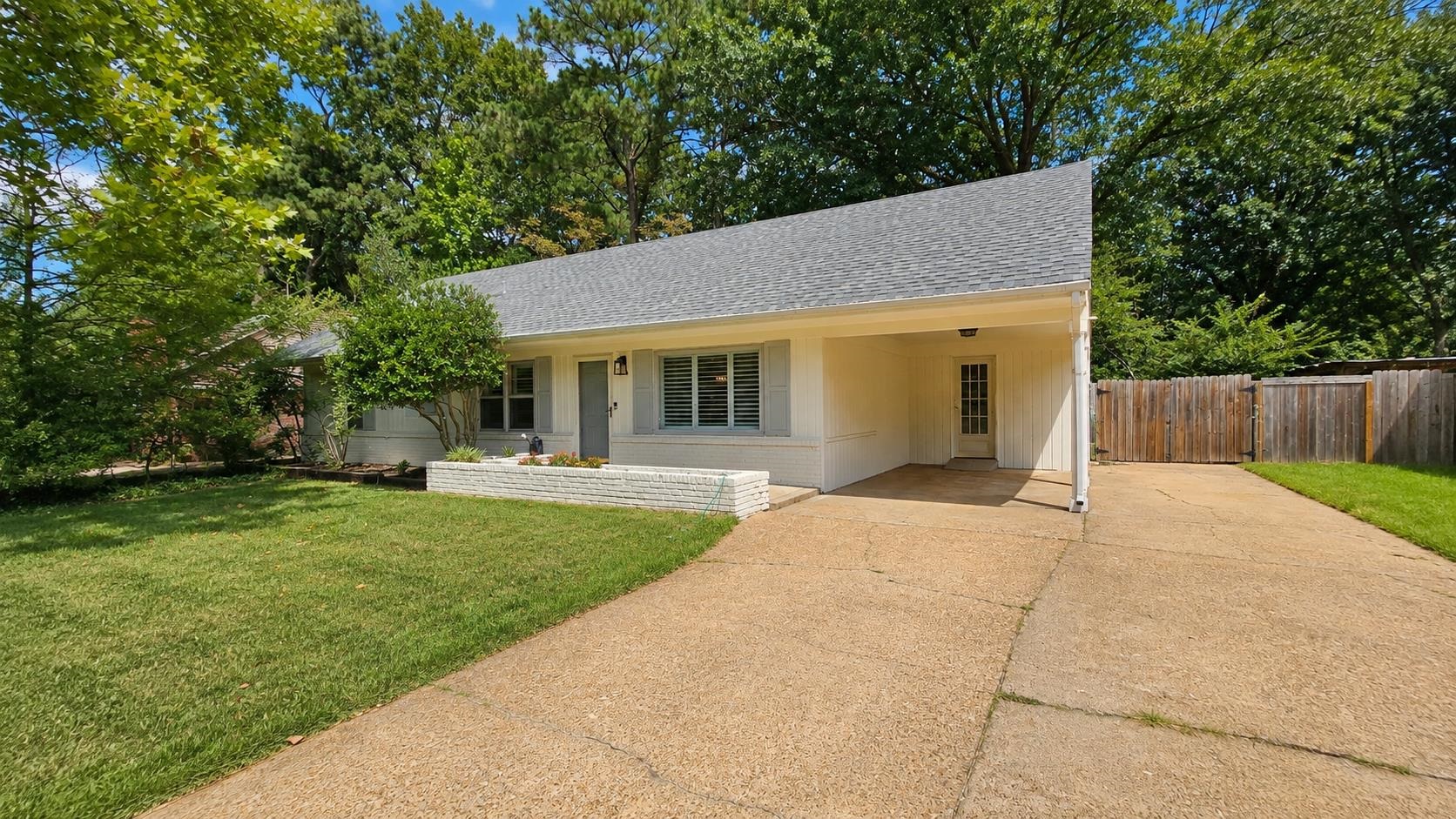 296 N White Station Rd Property Photo 2