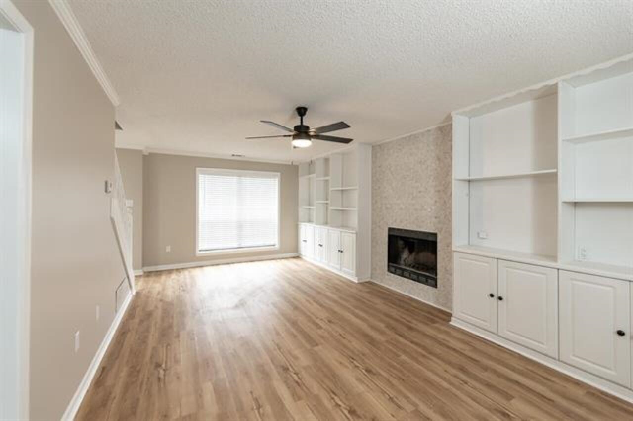 9102 Valkrie Ln Property Photo 7