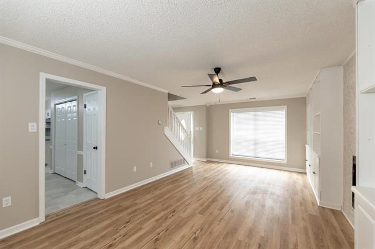 9102 Valkrie Ln Property Photo 8