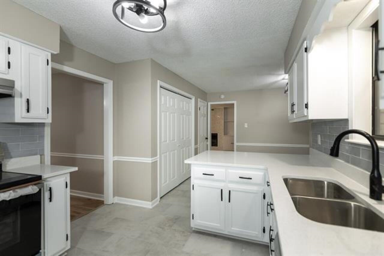 9102 Valkrie Ln Property Photo 26