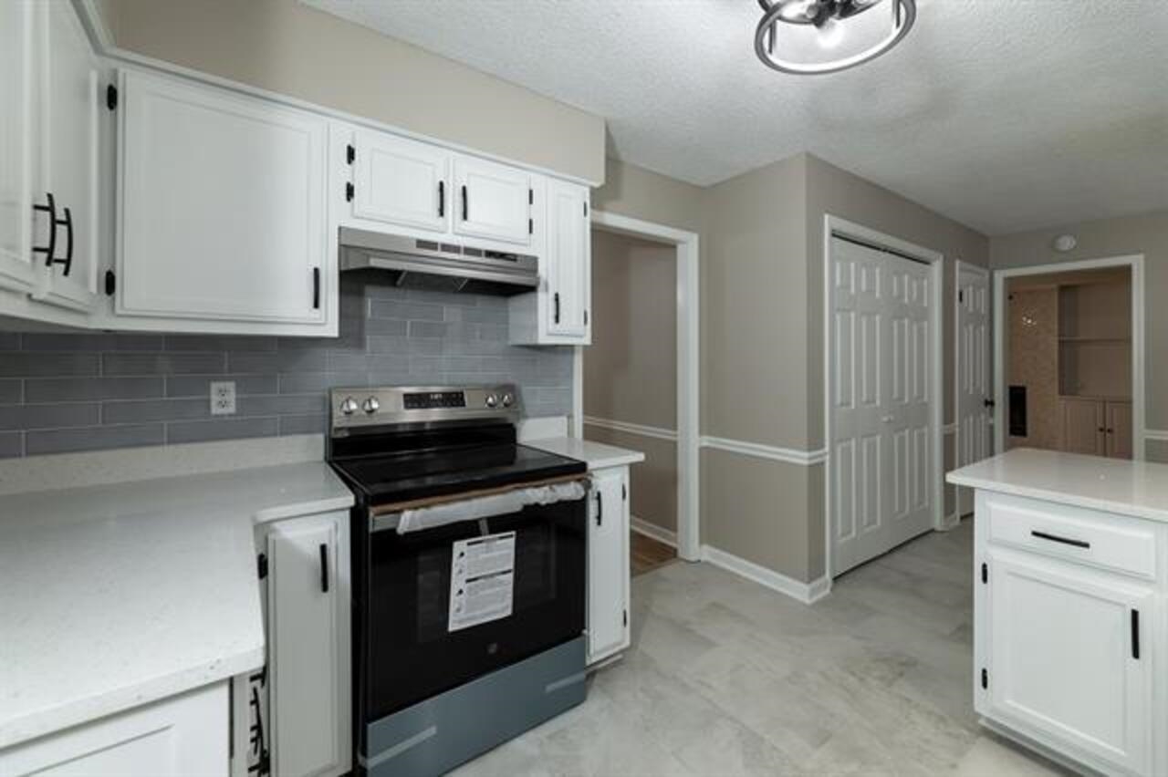 9102 Valkrie Ln Property Photo 28