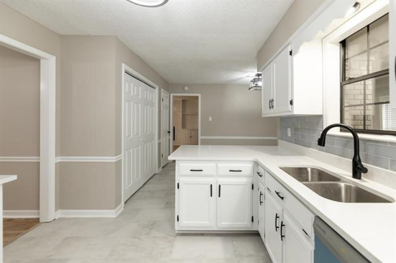 9102 Valkrie Ln Property Photo 32