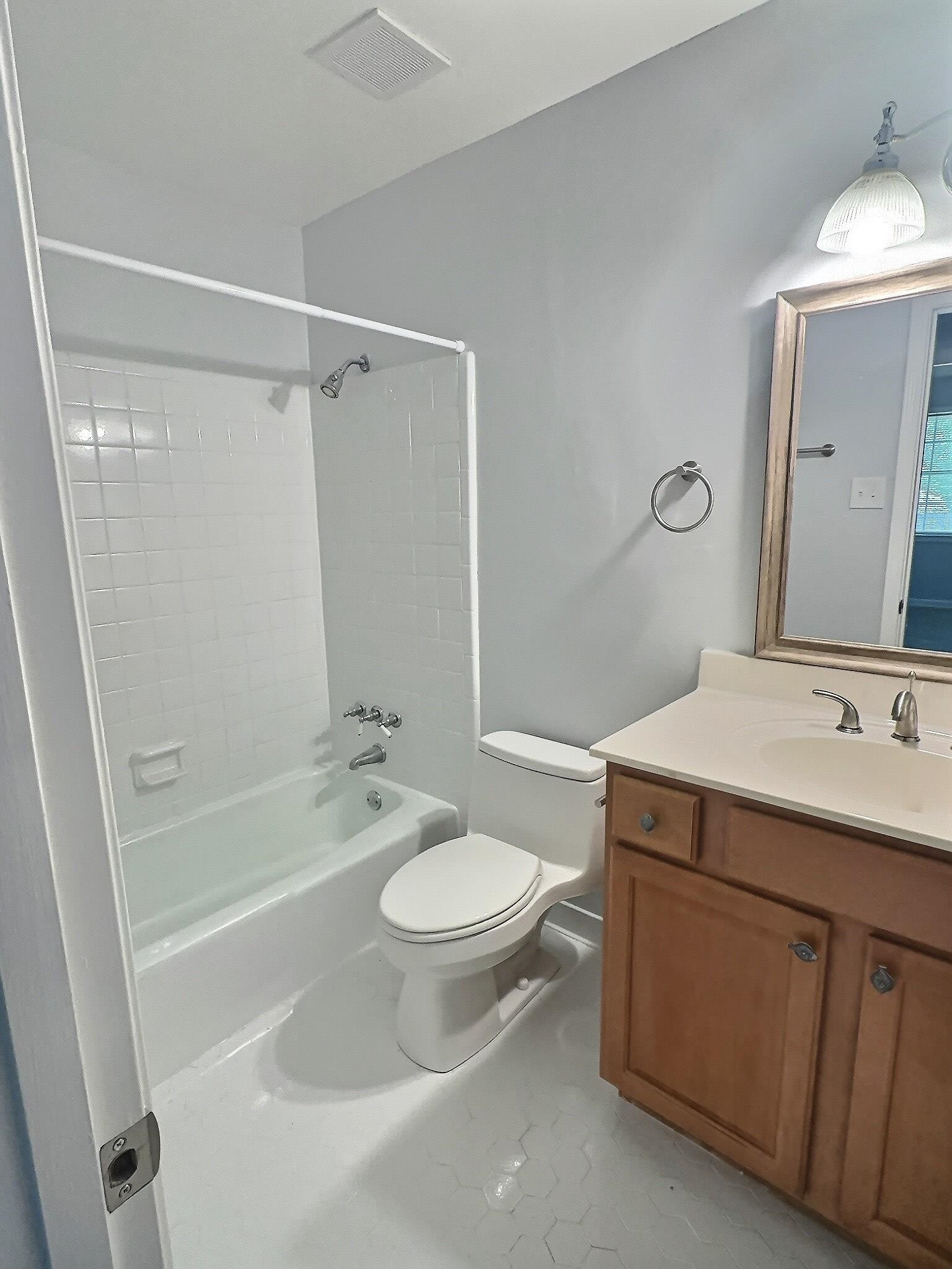 1562 Holly Hill Dr Property Photo 16