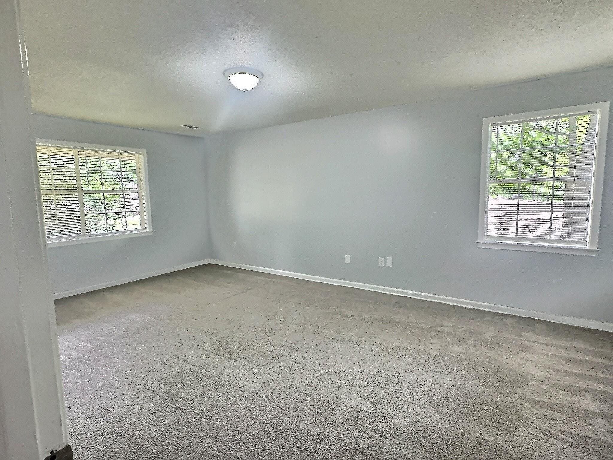 1562 Holly Hill Dr Property Photo 17