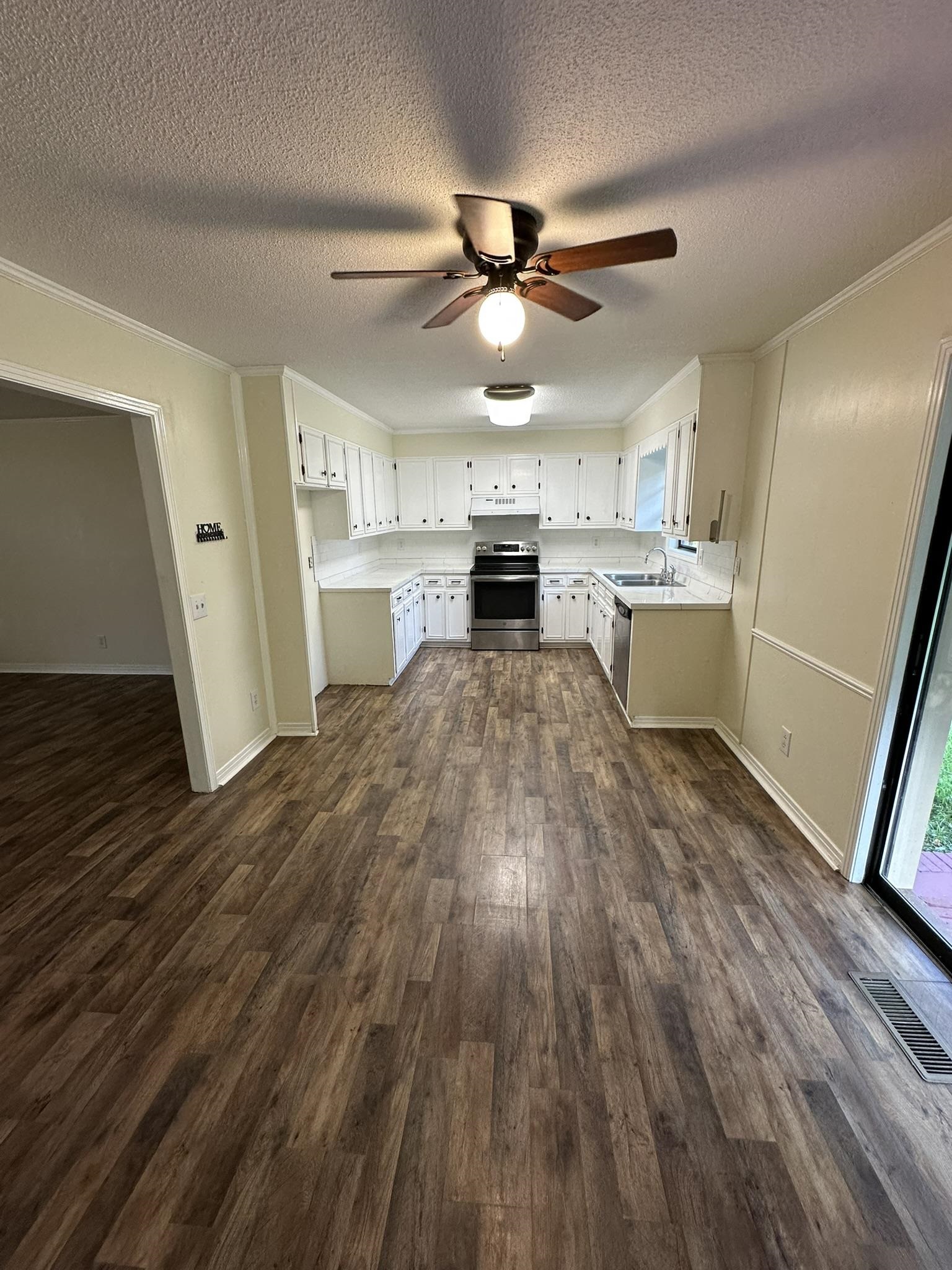 320 Cedar Cove Ln Property Photo 8