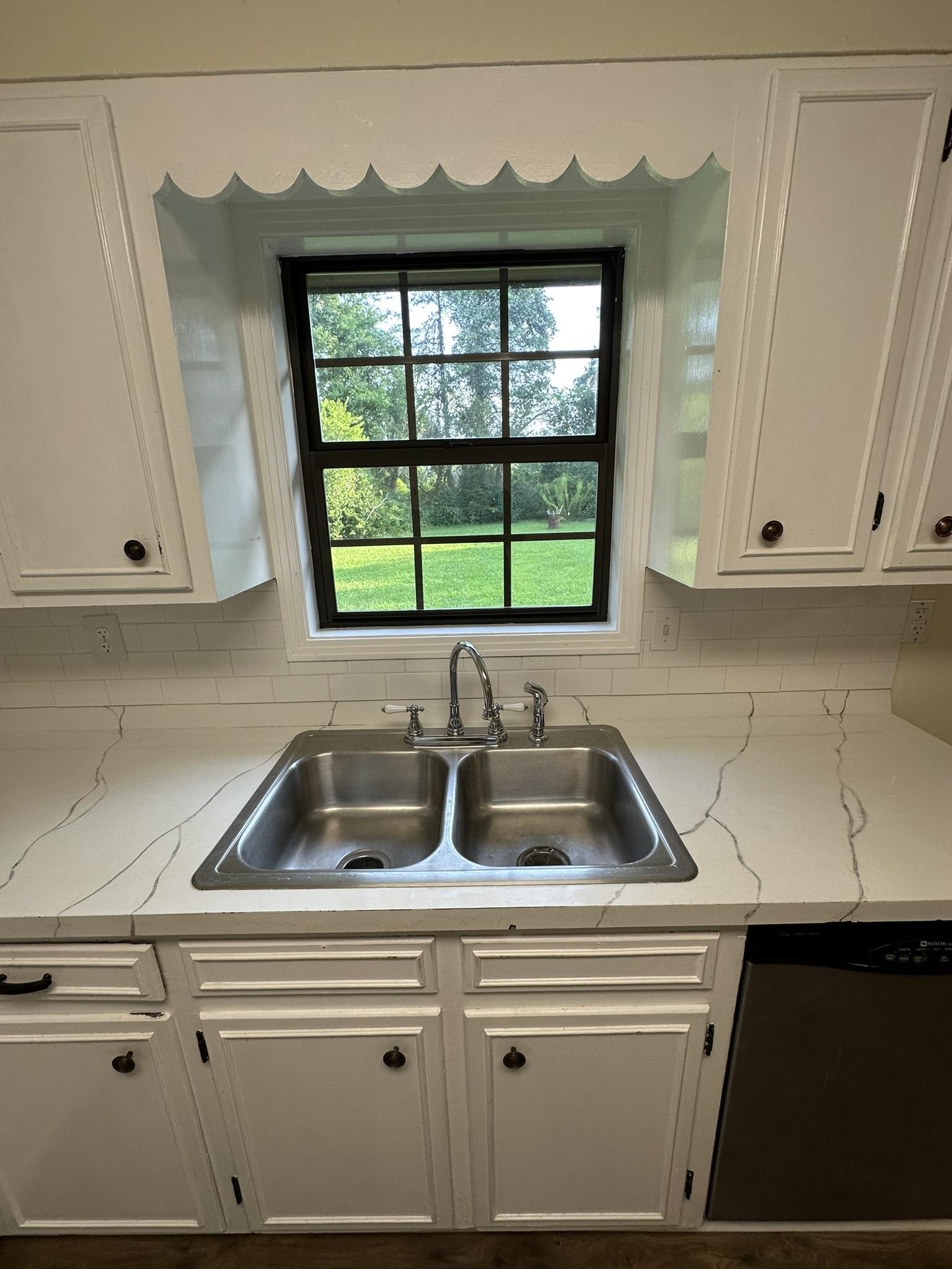 320 Cedar Cove Ln Property Photo 9