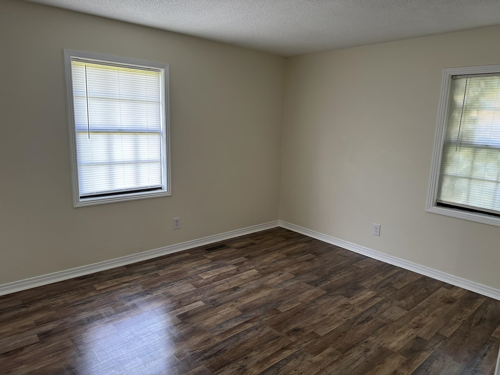 320 Cedar Cove Ln Property Photo 17