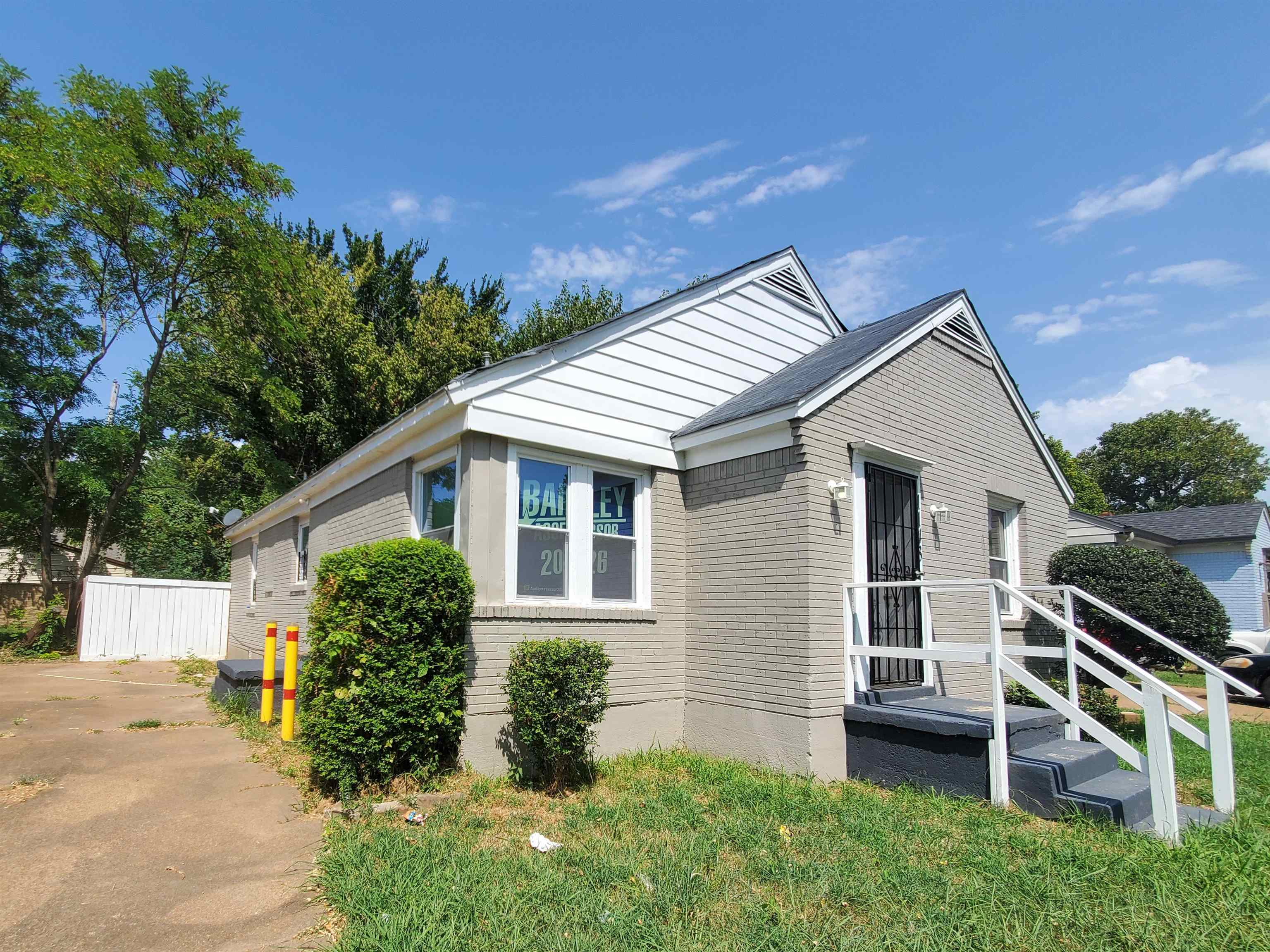 1143 National St Property Photo 2