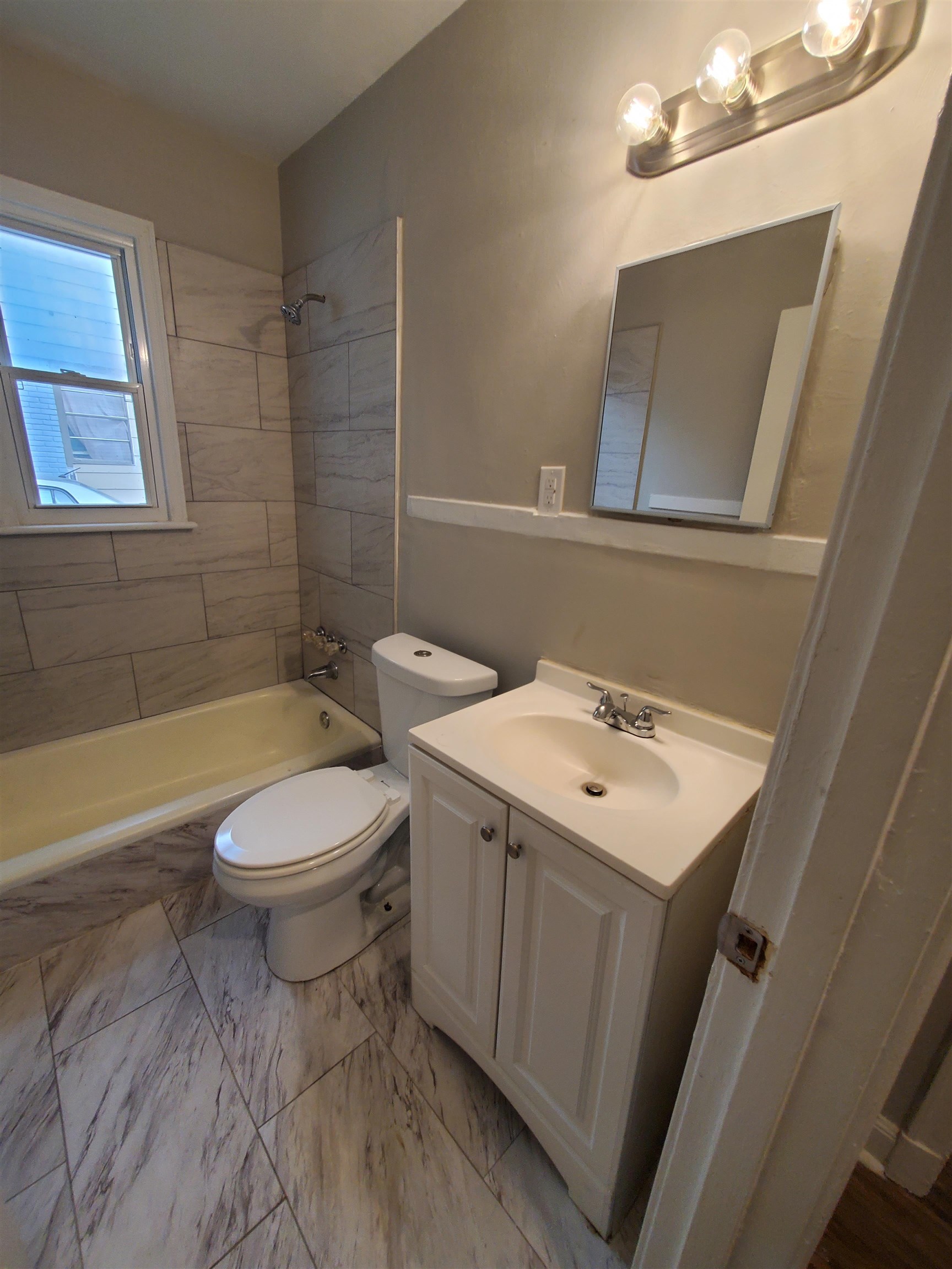 1143 National St Property Photo 12