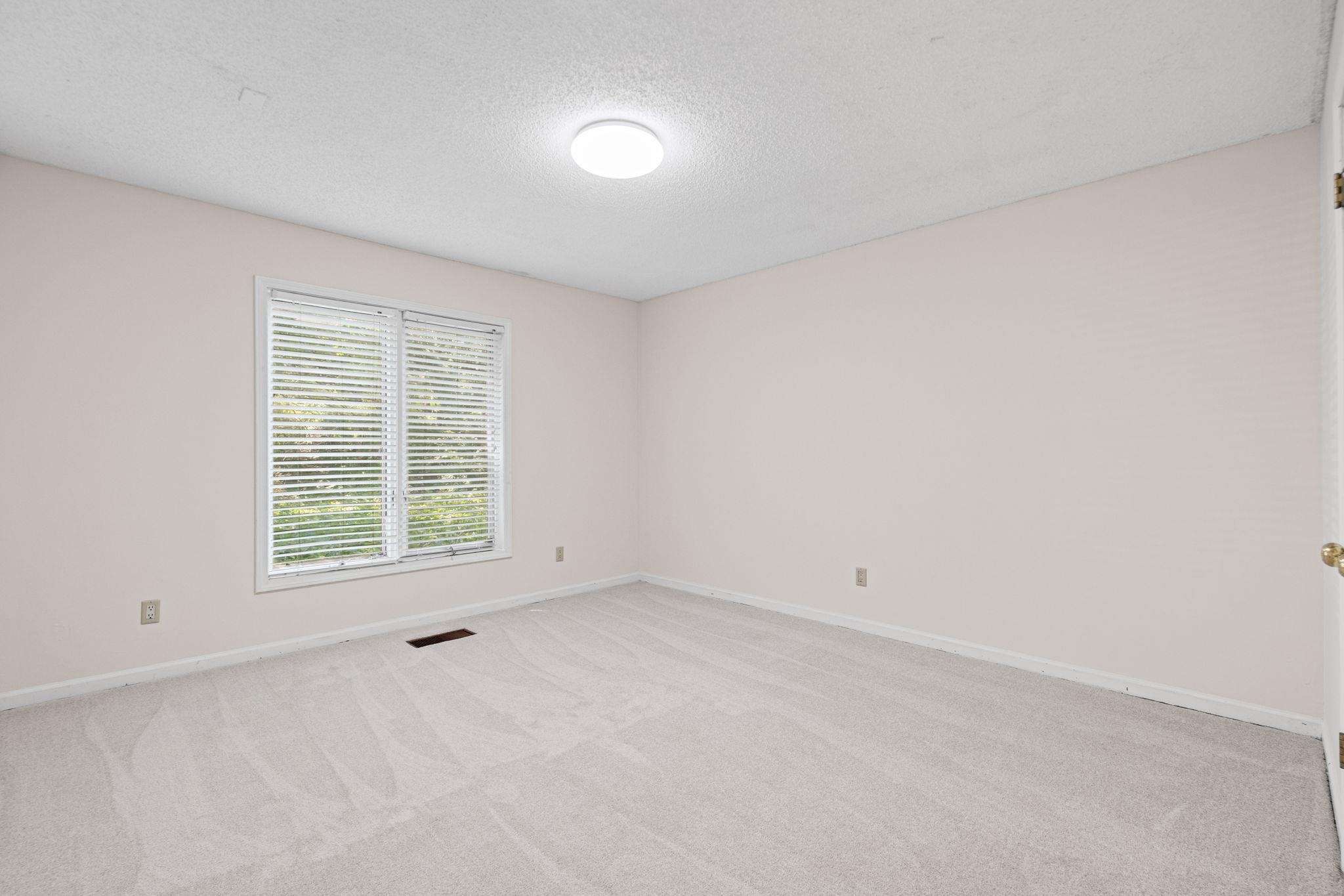167 Ericson Rd Property Photo 21