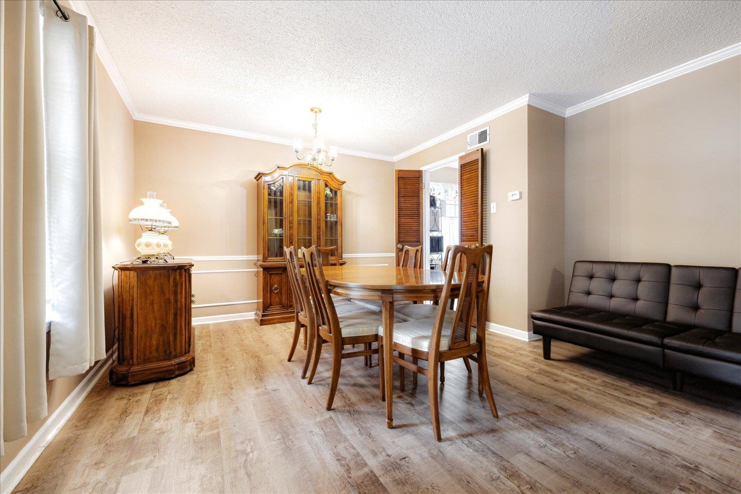5743 Robin Hop Dr Property Photo 10
