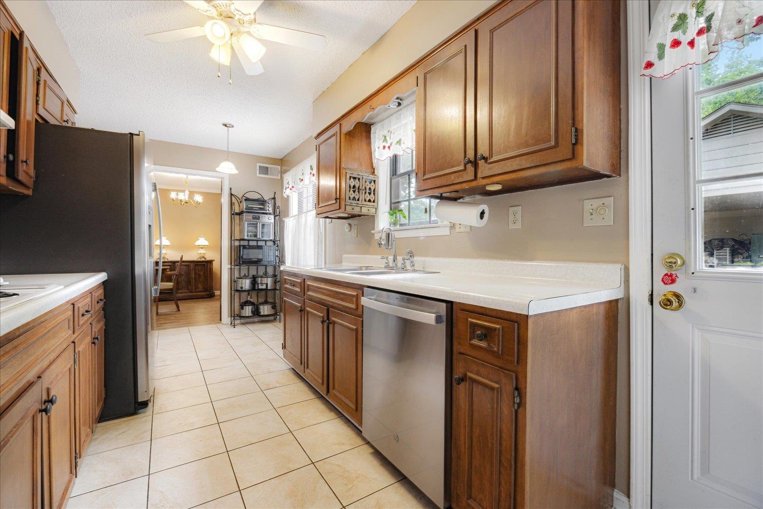 5743 Robin Hop Dr Property Photo 14