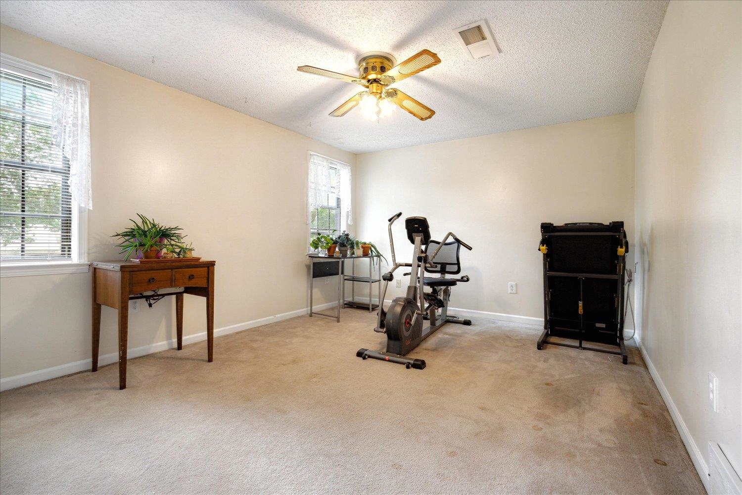 5743 Robin Hop Dr Property Photo 22
