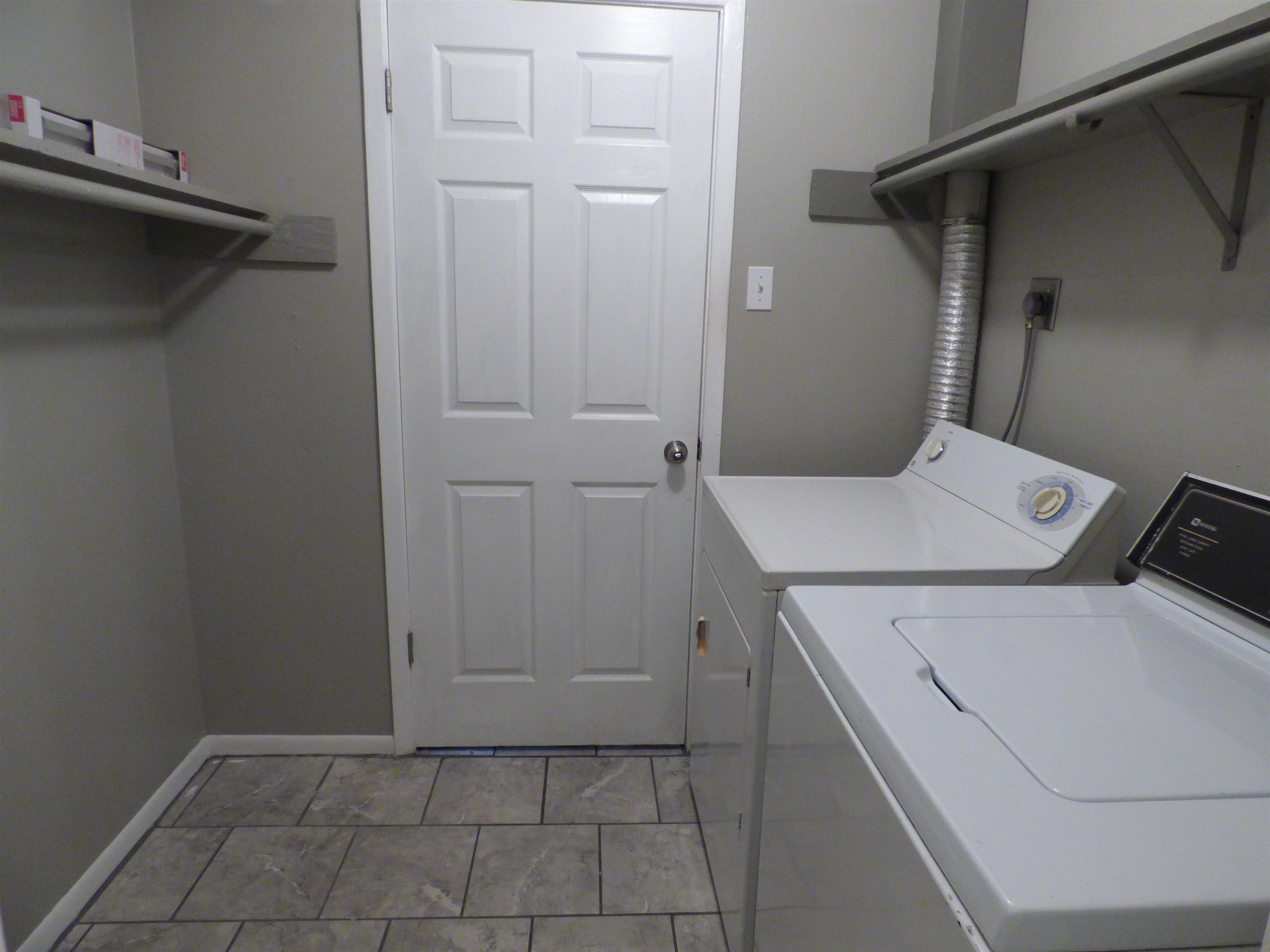 6680 Whispering Oak Pl 6 Property Photo 16
