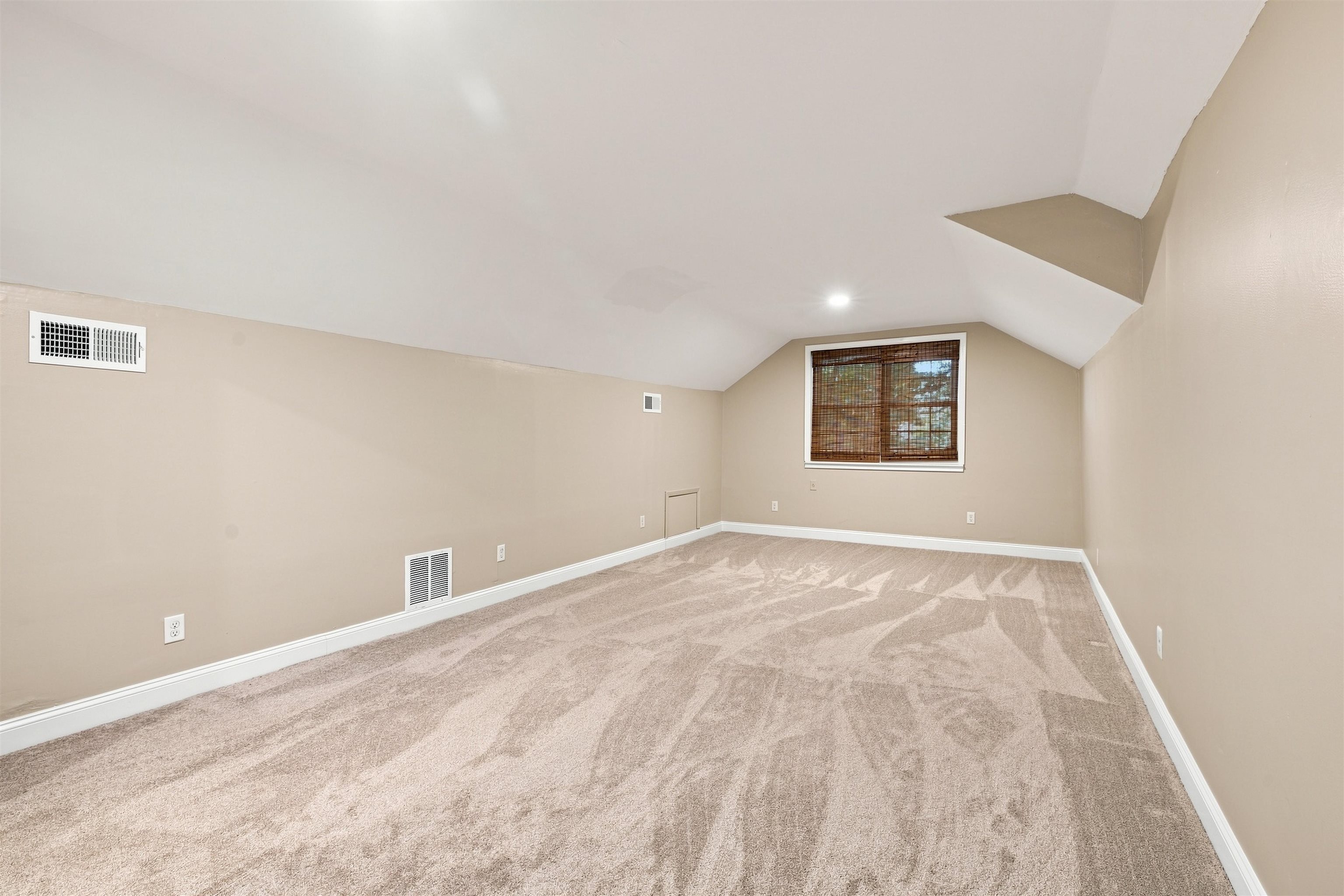 6265 Twin Oaks Dr Property Photo 17