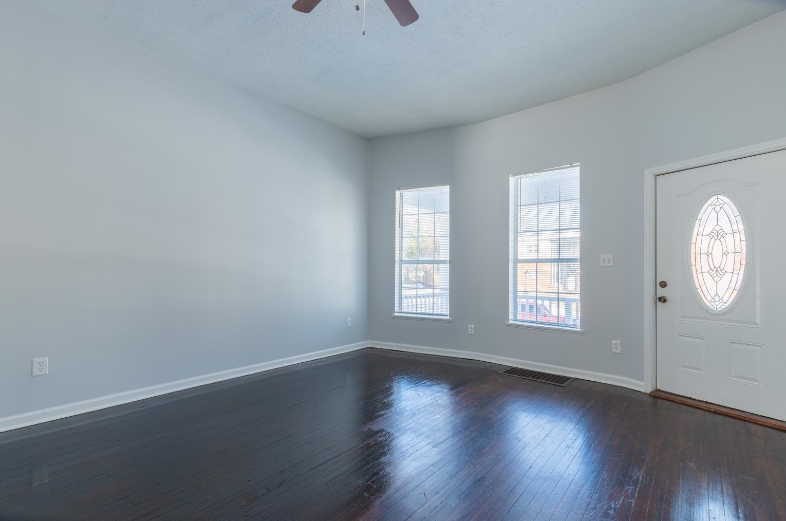 1517 Court Ave Property Photo 4