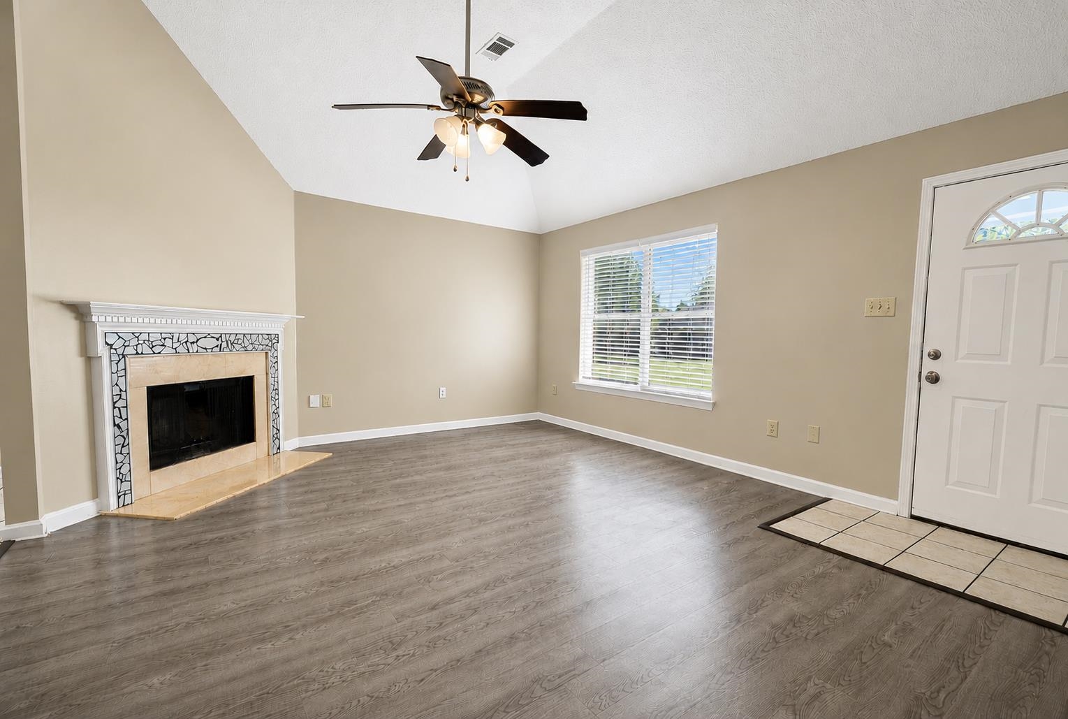 6878 Brady Hill Dr Property Photo 5