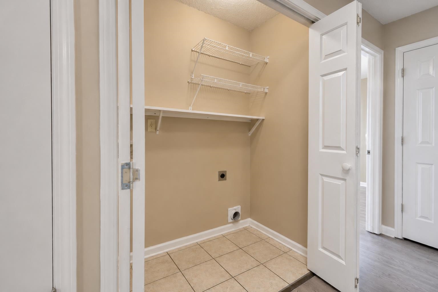 6878 Brady Hill Dr Property Photo 18