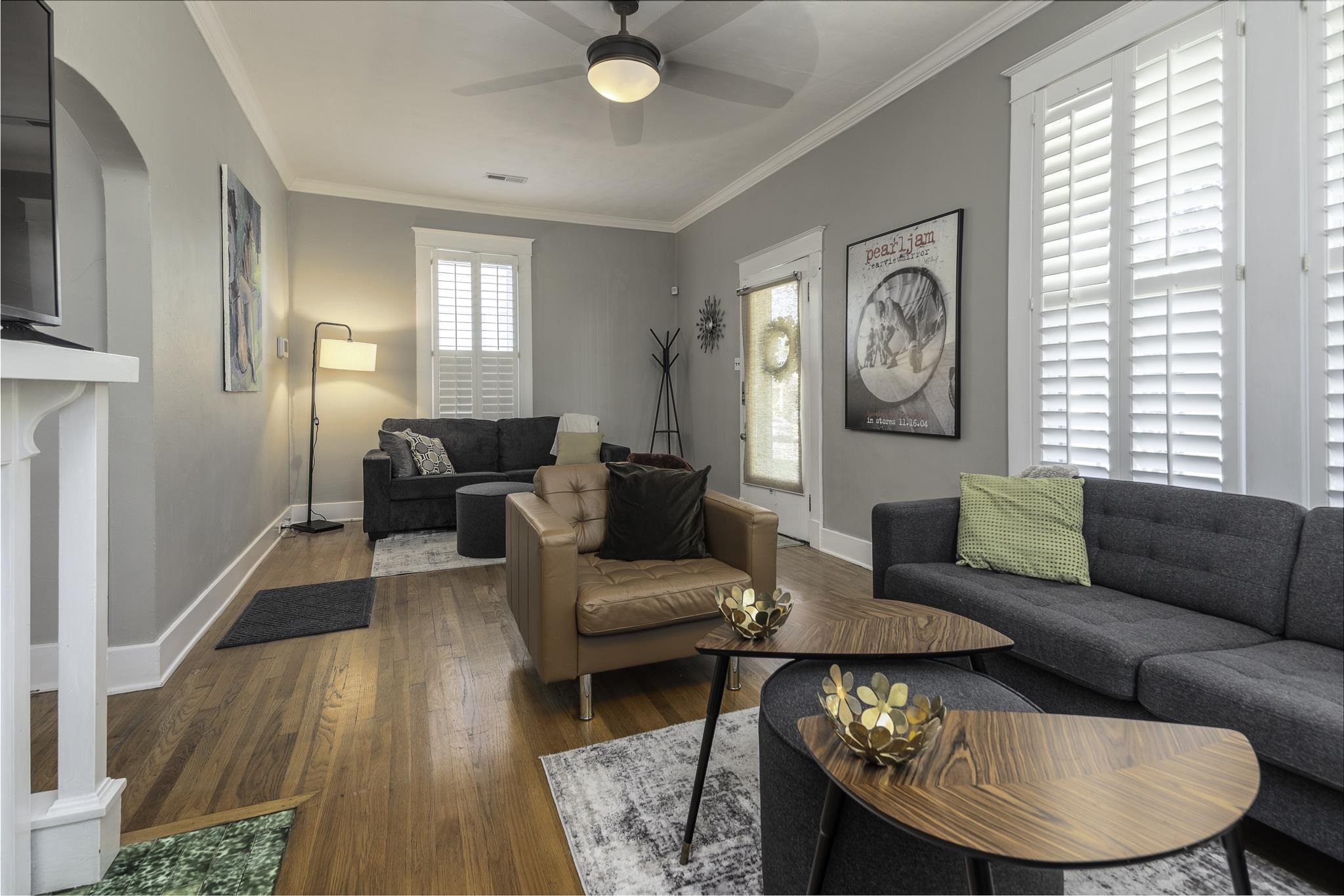 924 Meda St Property Photo 2