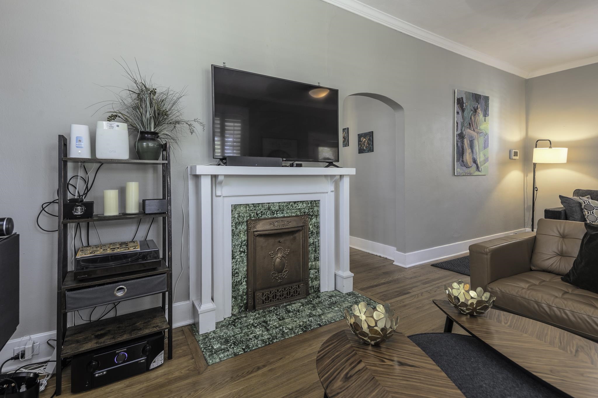 924 Meda St Property Photo 3