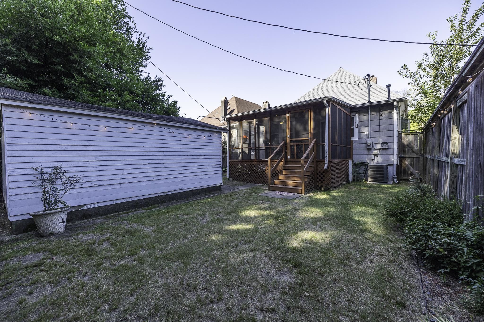 924 Meda St Property Photo 18