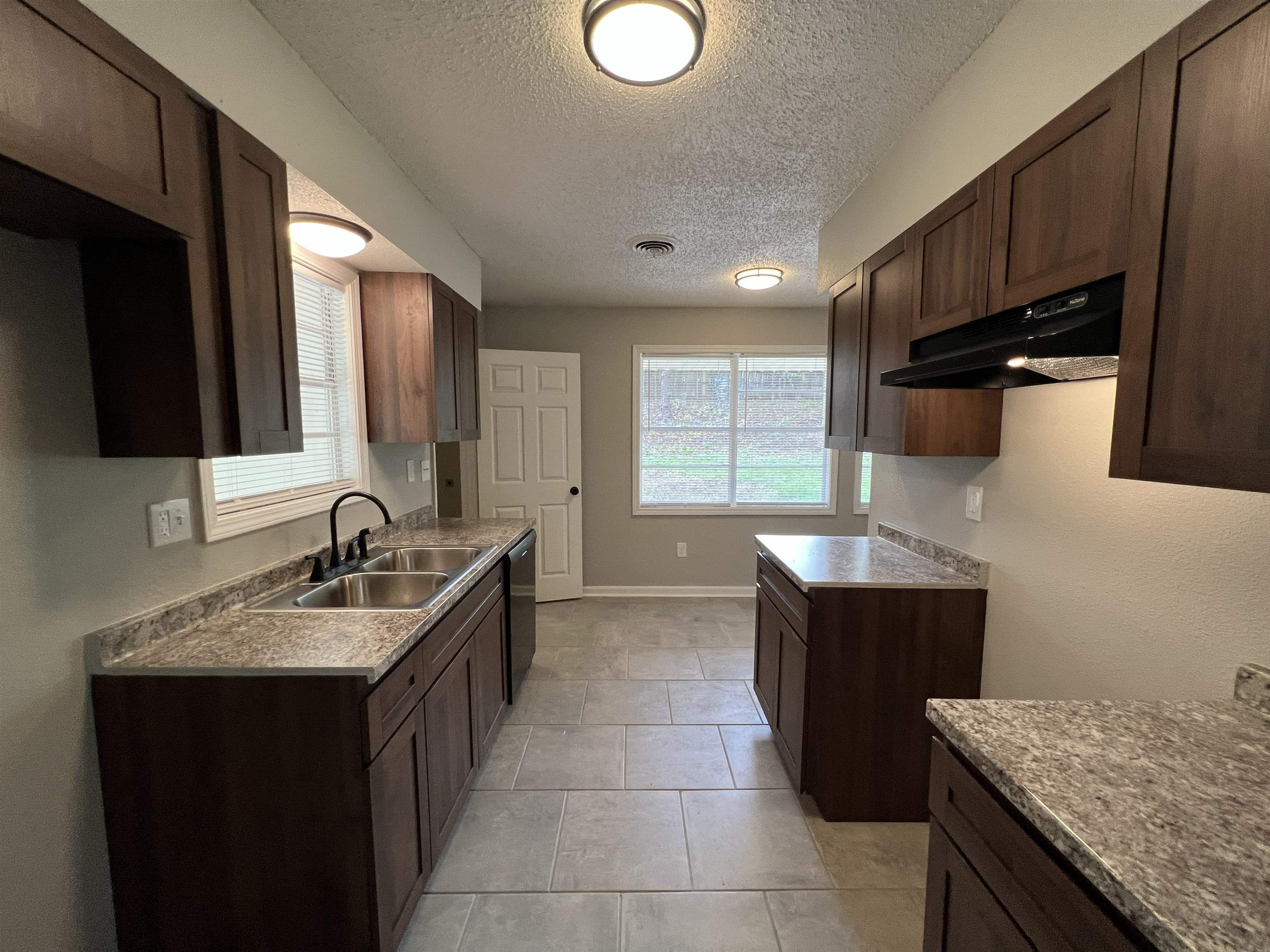 3707 Vanderwood Dr Property Photo 5