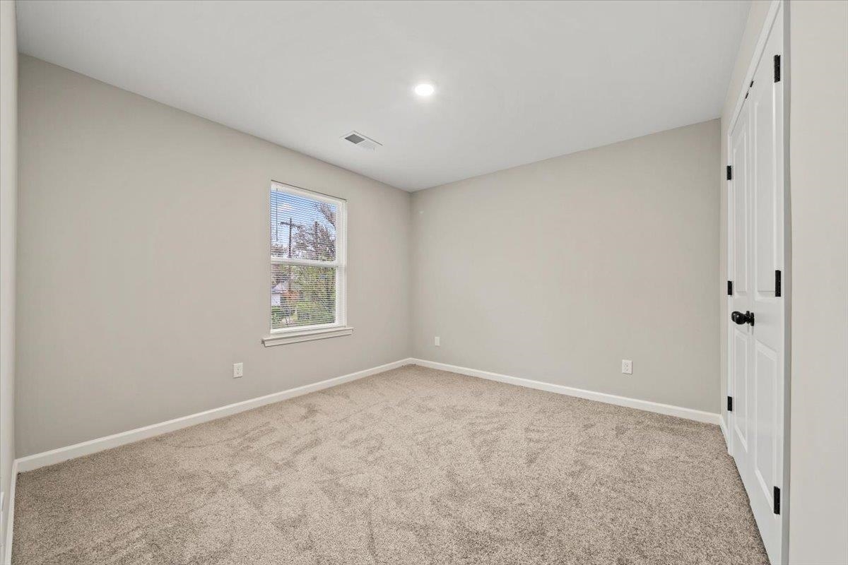 2895 Yale Ave Property Photo 16