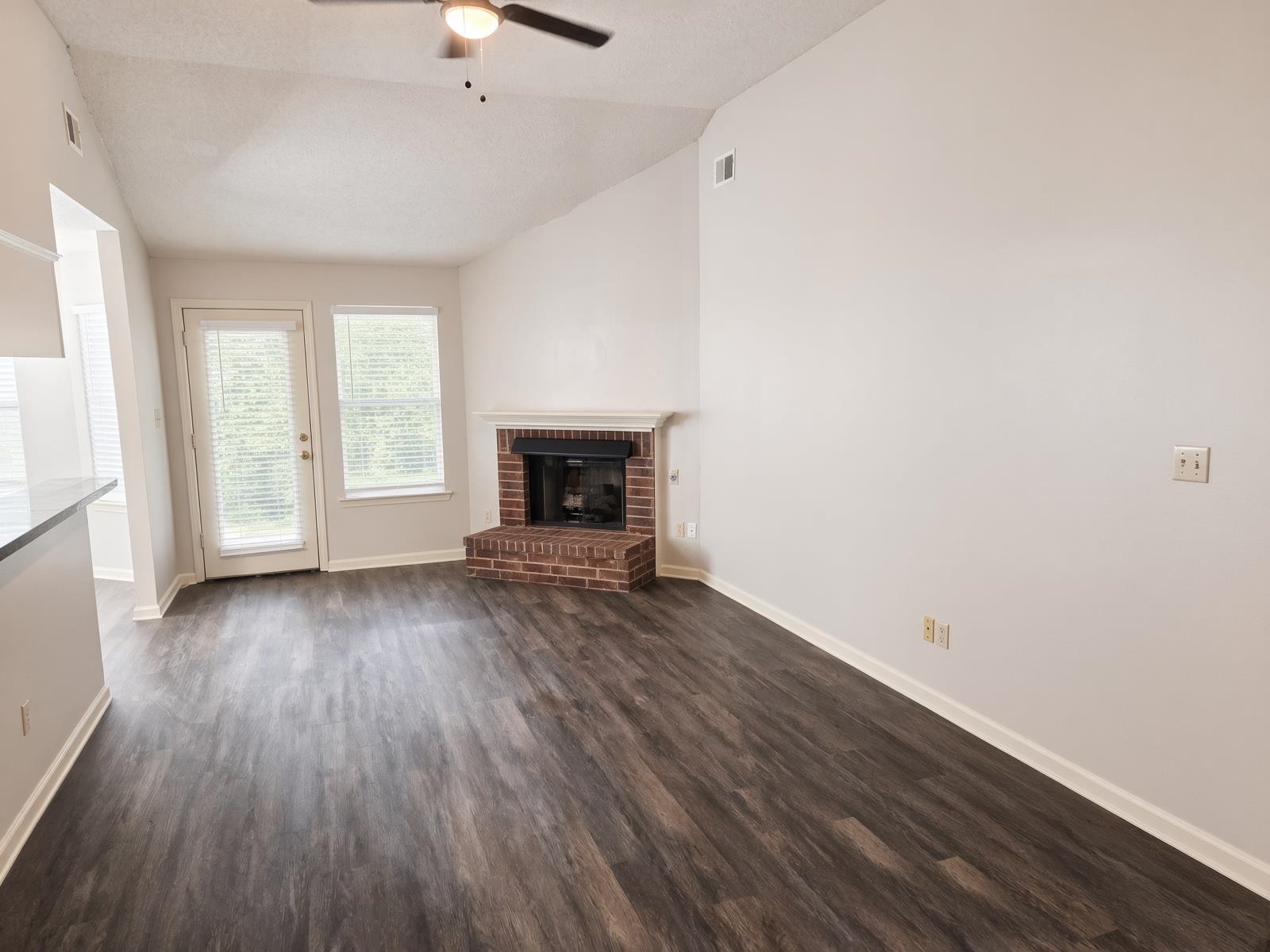 8134 Timber Knoll Ln Property Photo 3
