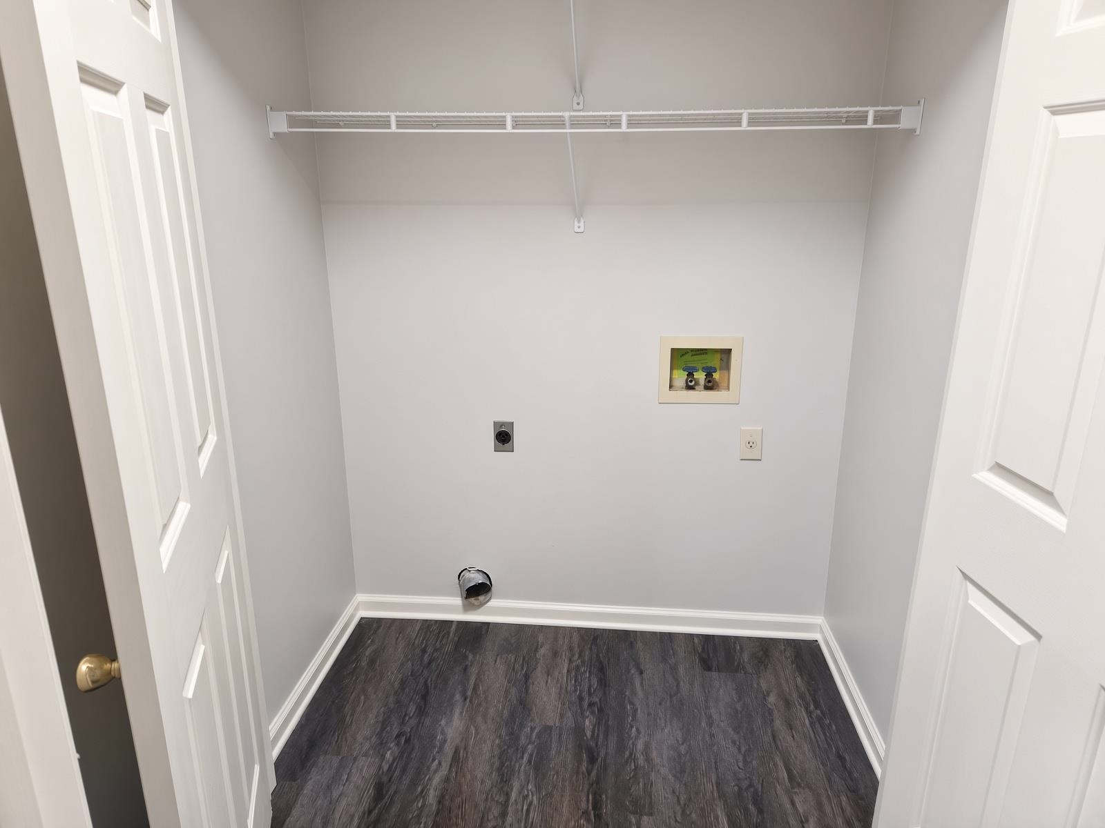 8134 Timber Knoll Ln Property Photo 7