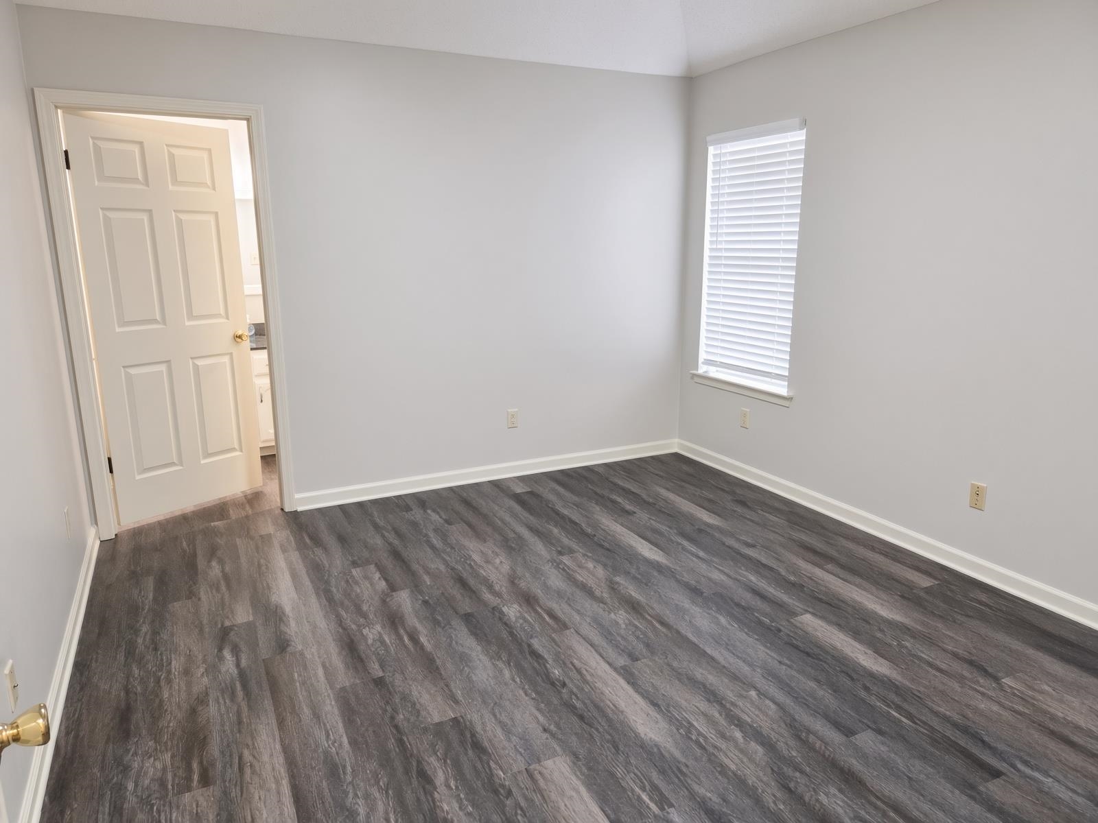8134 Timber Knoll Ln Property Photo 8