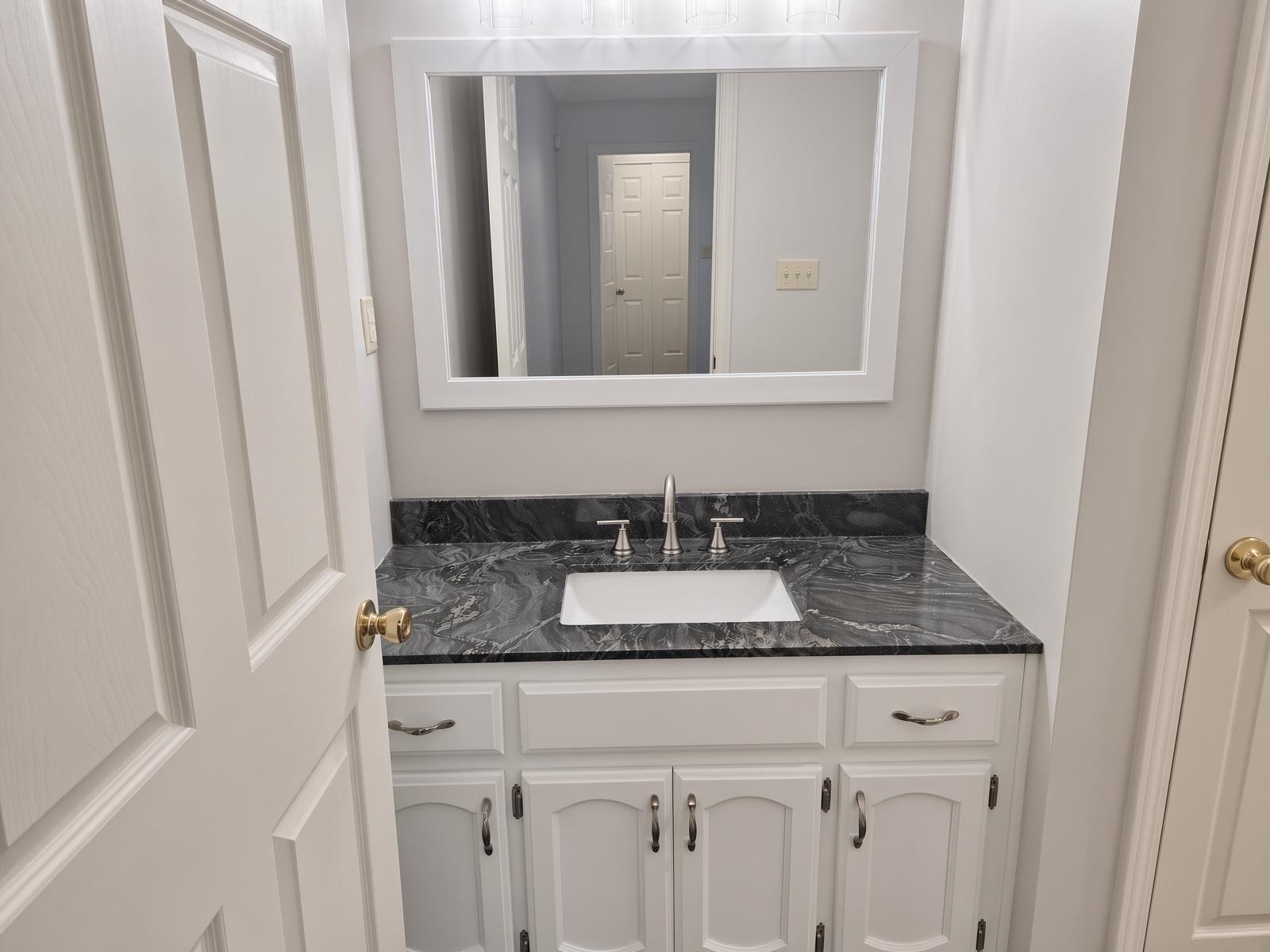 8134 Timber Knoll Ln Property Photo 10