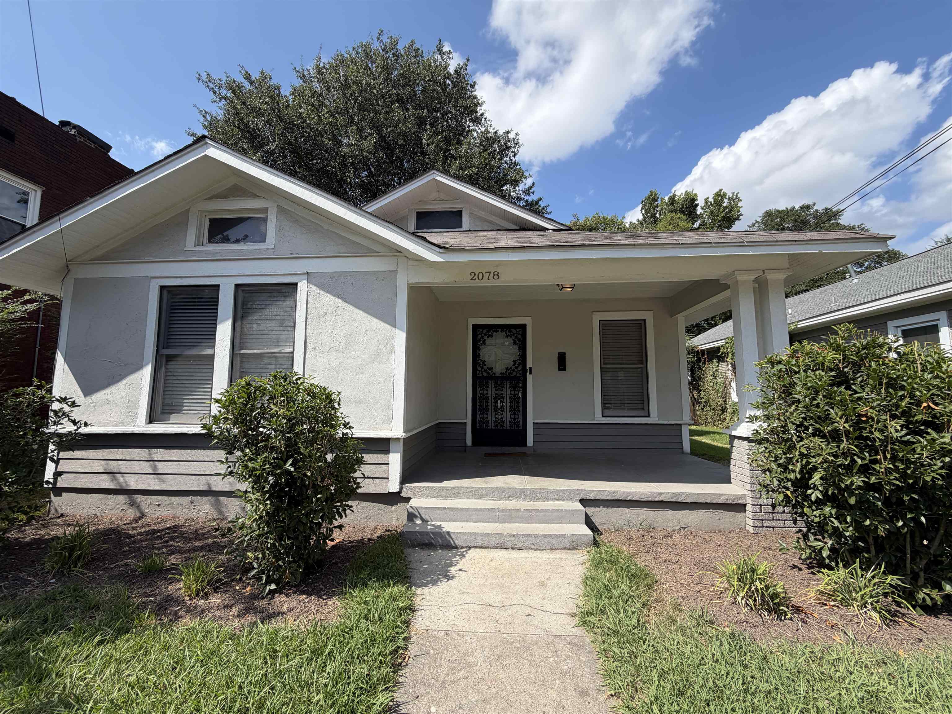 2078 WALKER AVE Property Photo 1