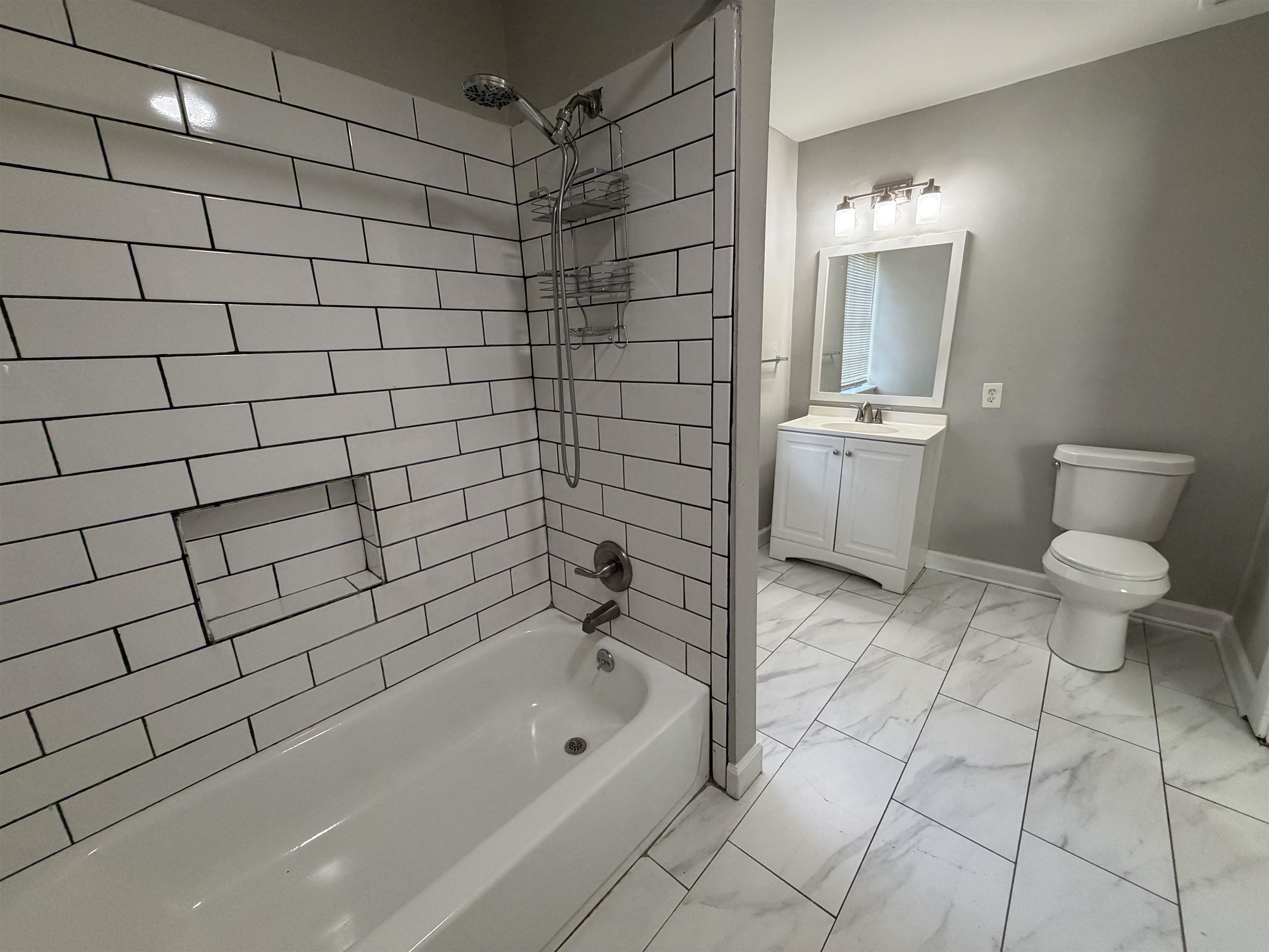 2078 Walker Ave Property Photo 10
